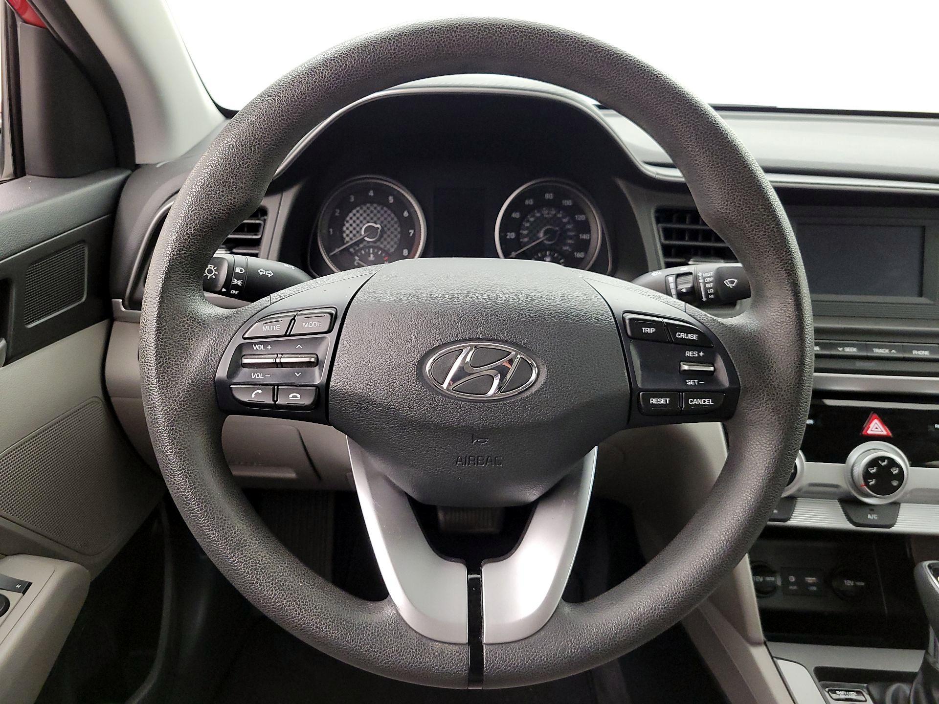 Thumbnail: 2019 Hyundai Elantra - 10