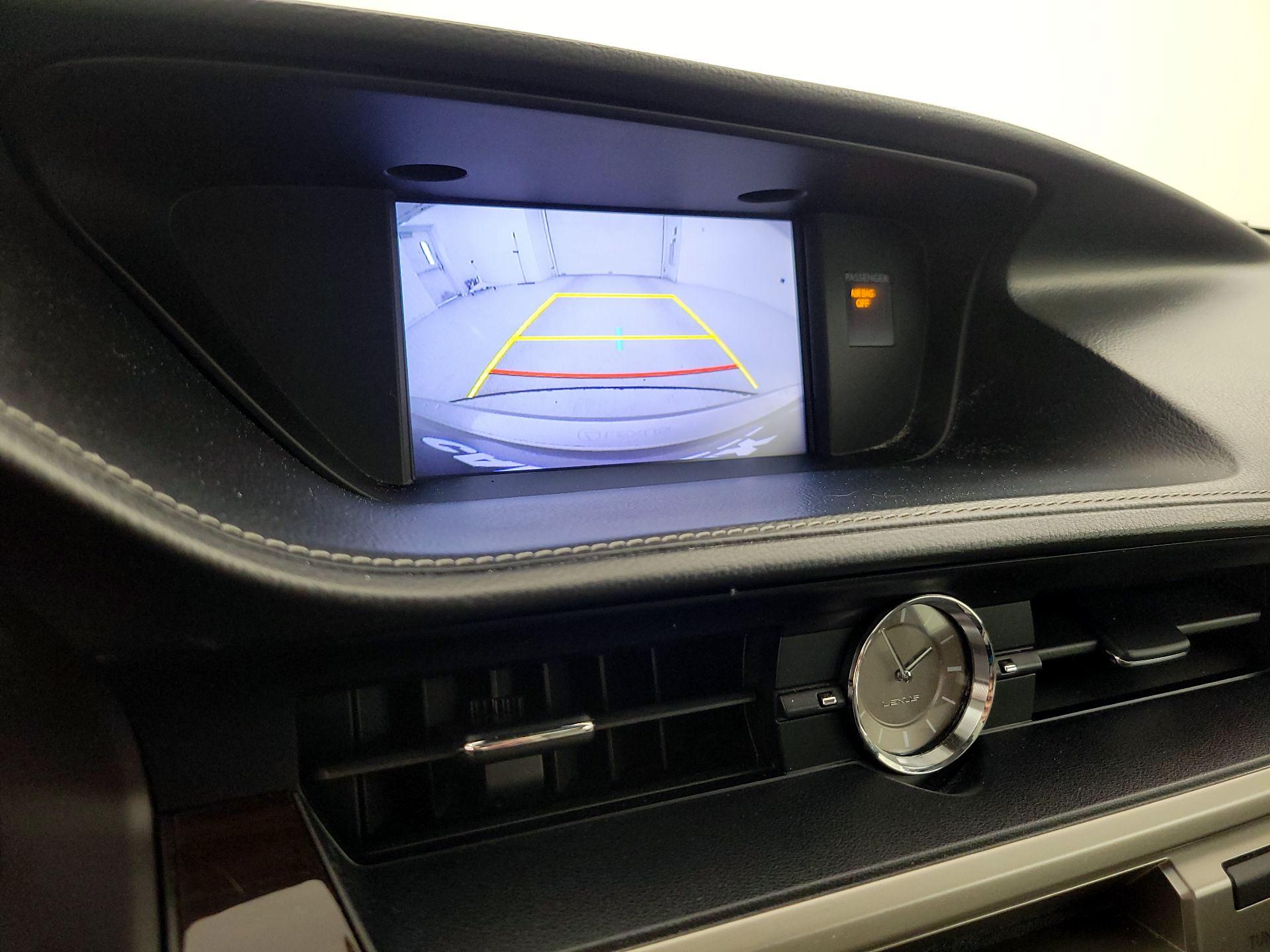 Thumbnail: 2016 Lexus ES - 15