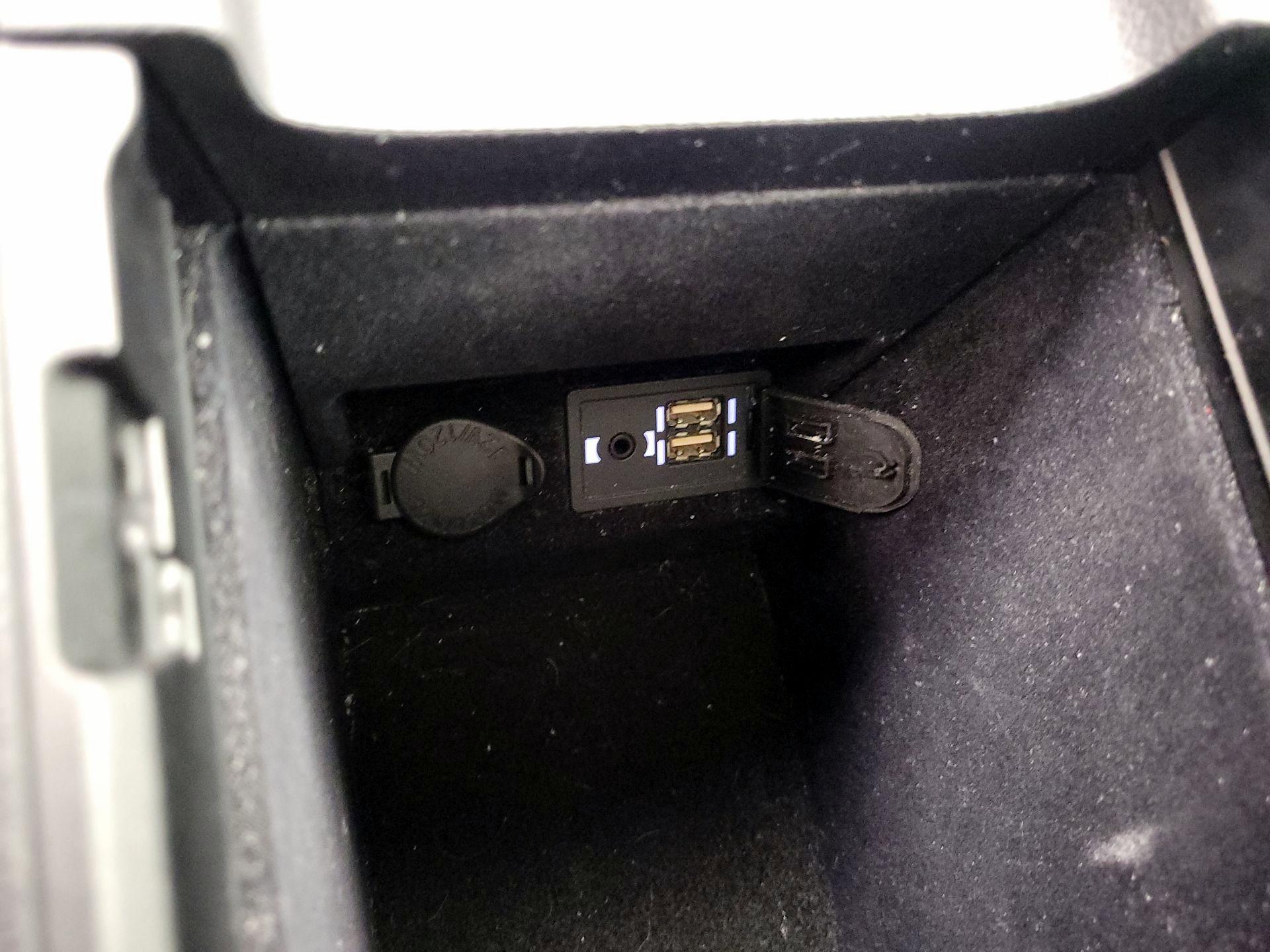 Thumbnail: 2016 Lexus ES - 19