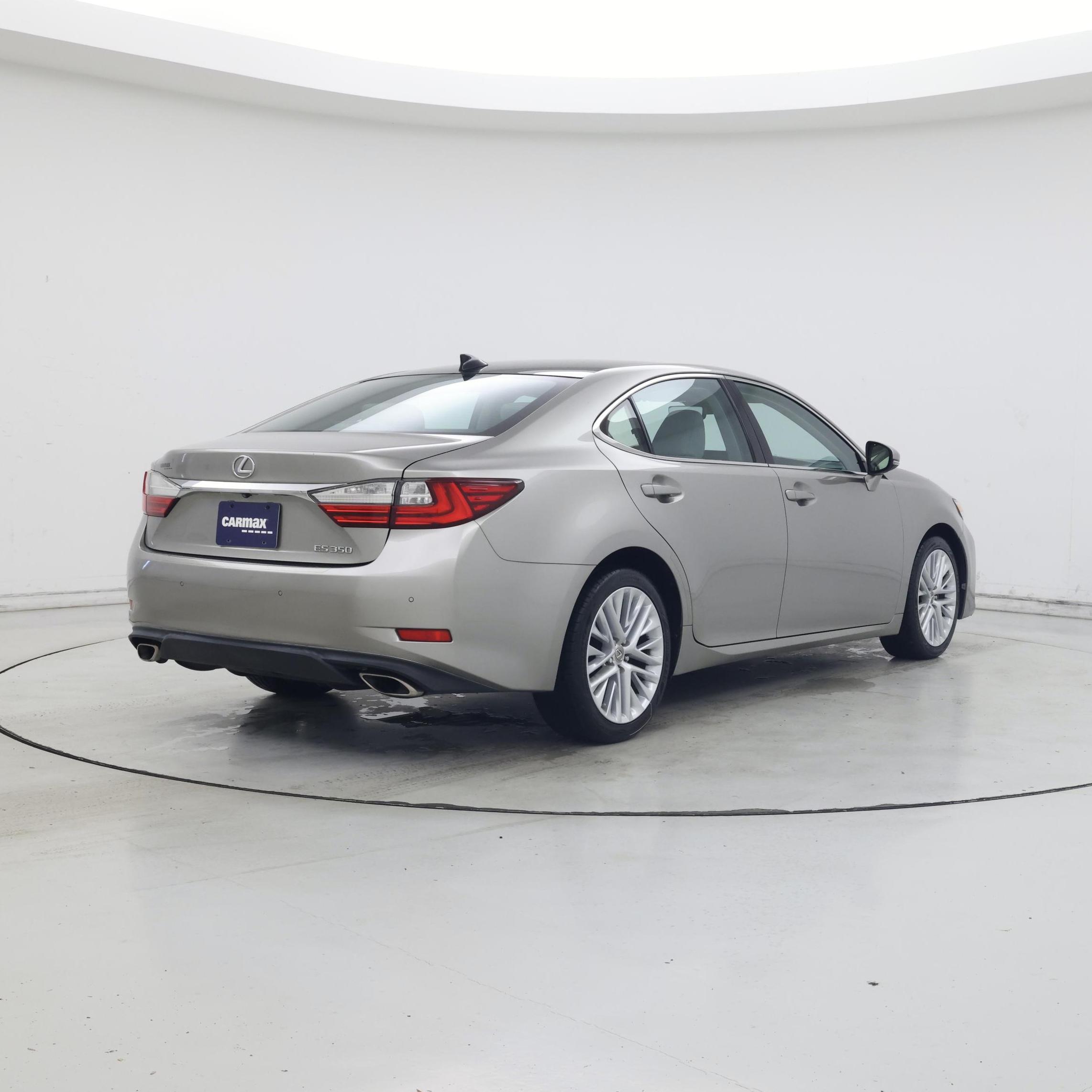 Thumbnail: 2016 Lexus ES - 8