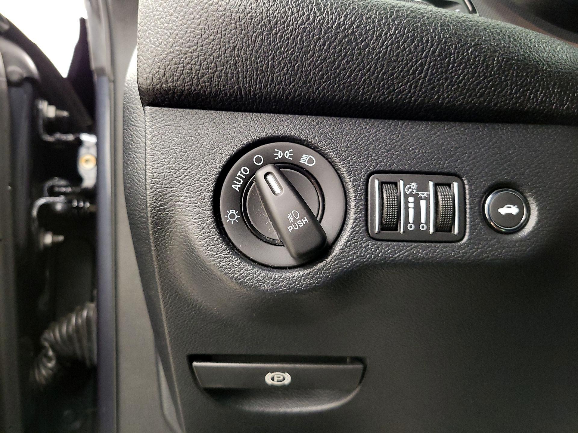 Thumbnail: 2018 Dodge Challenger - 13