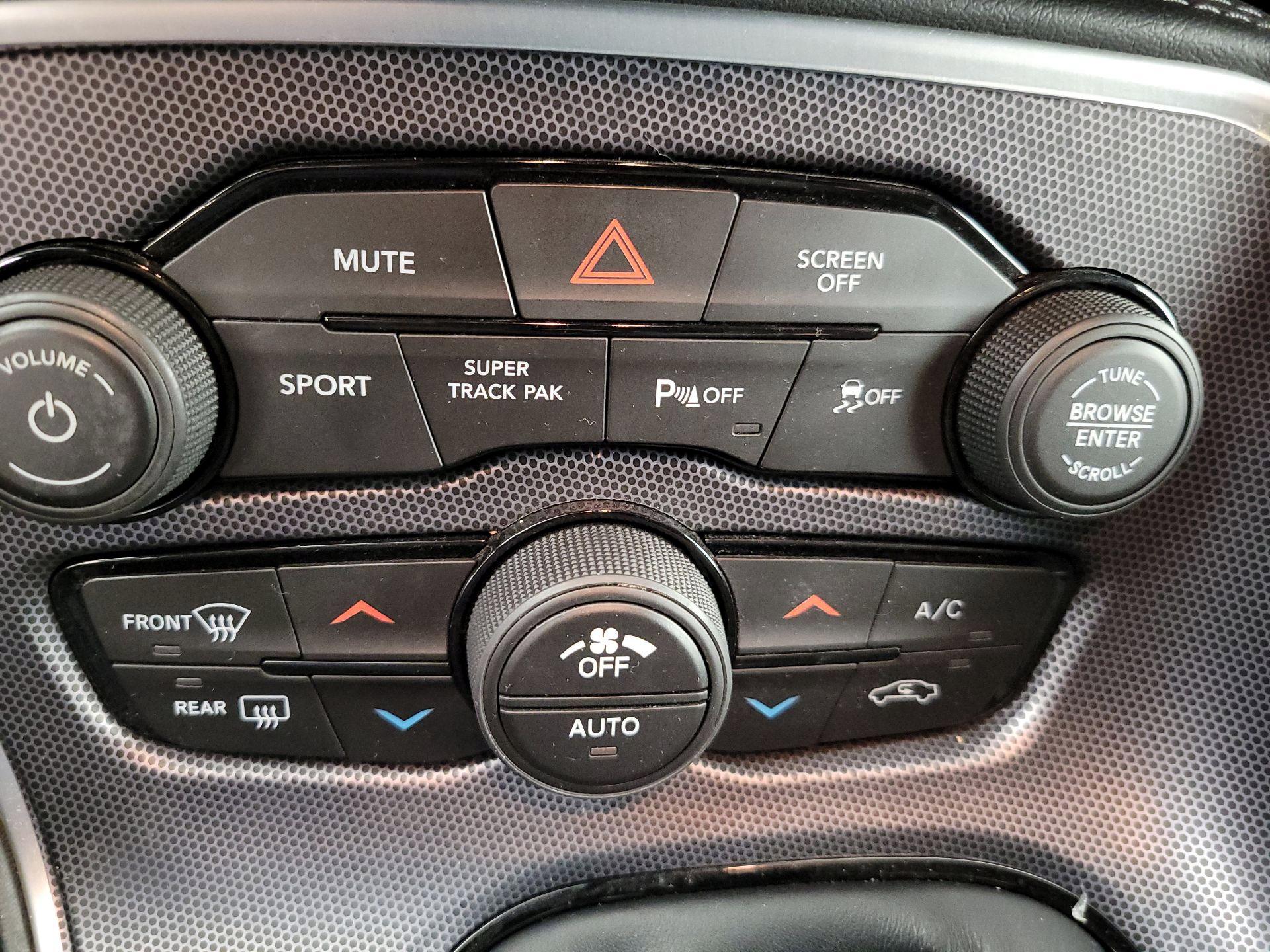 Thumbnail: 2018 Dodge Challenger - 17