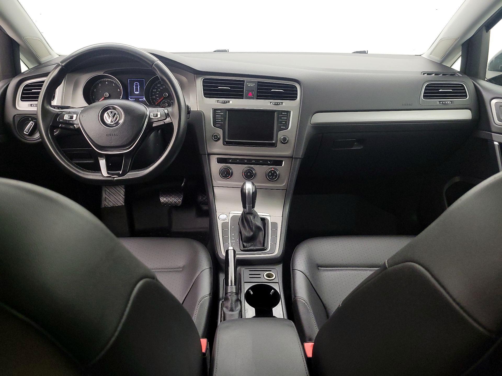 Thumbnail: 2017 Volkswagen Golf - 9