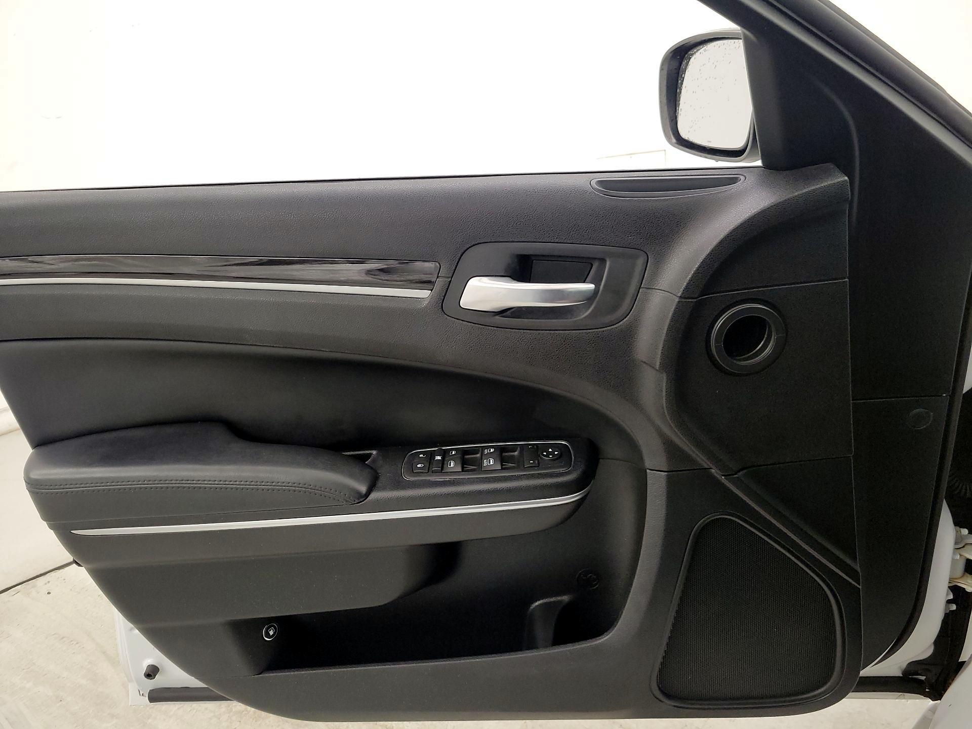 Thumbnail: 2015 Chrysler 300 - 12