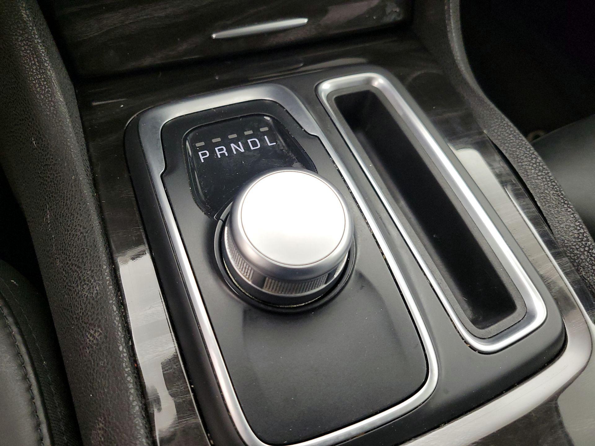 Thumbnail: 2015 Chrysler 300 - 18