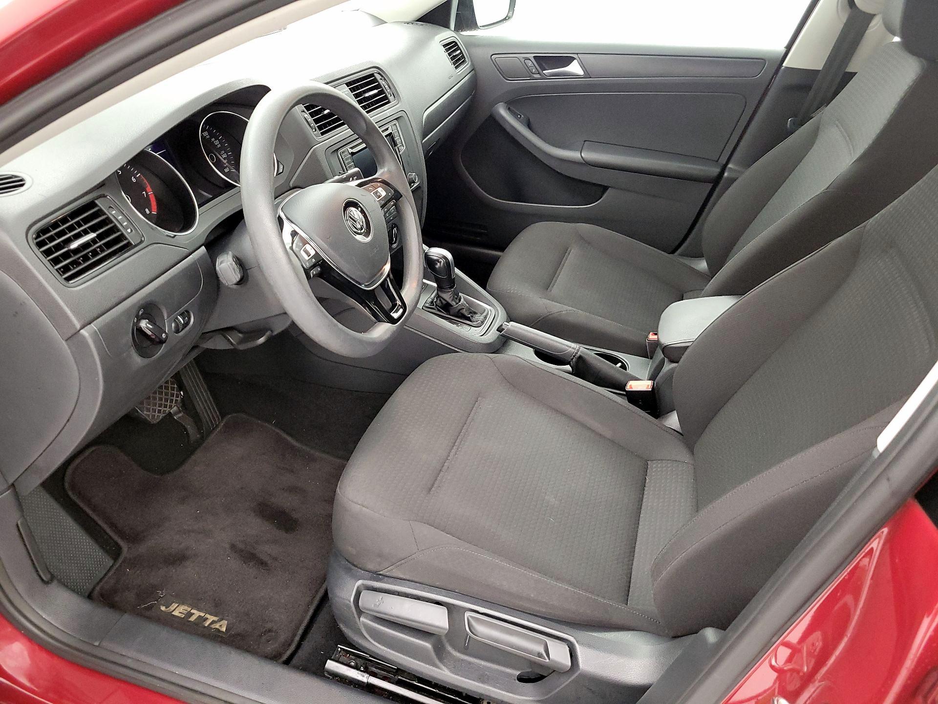 Thumbnail: 2016 Volkswagen Jetta - 11