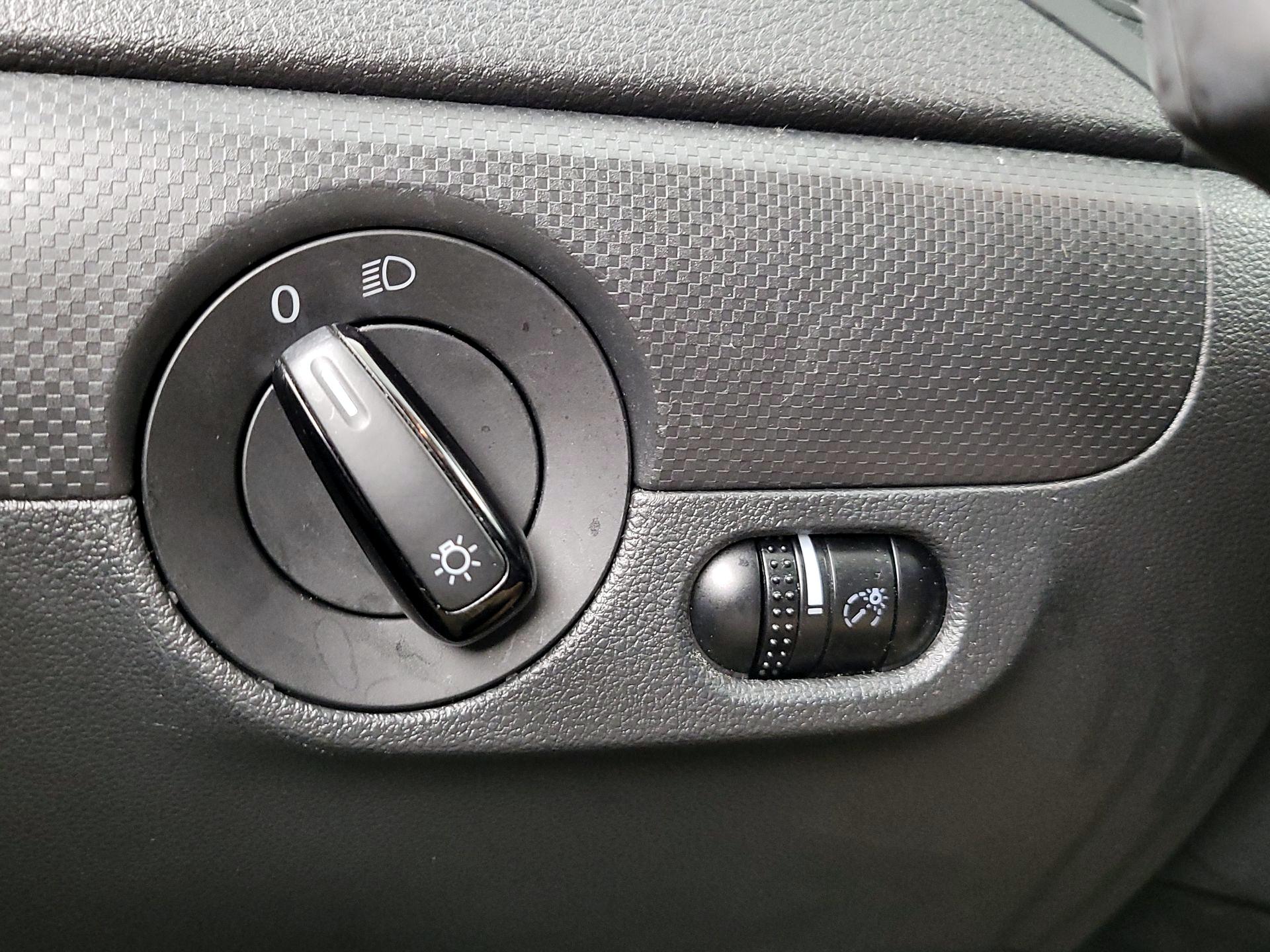 Thumbnail: 2016 Volkswagen Jetta - 13