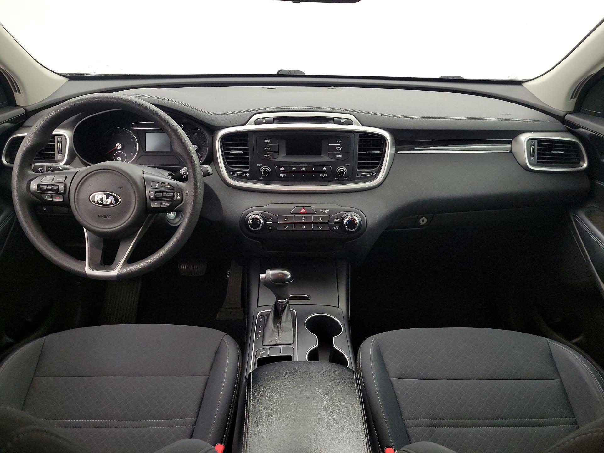 Thumbnail: 2017 Kia Sorento - 9