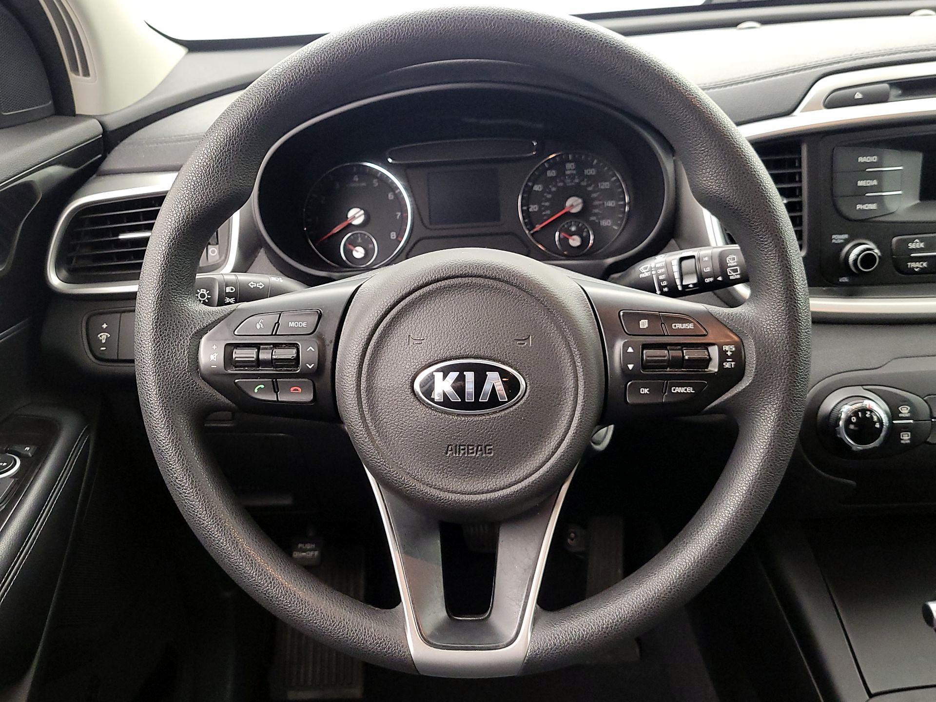 Thumbnail: 2017 Kia Sorento - 10