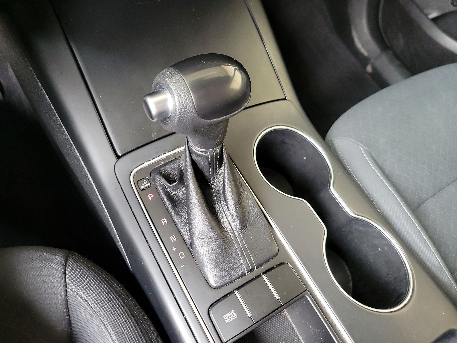 Thumbnail: 2017 Kia Sorento - 16