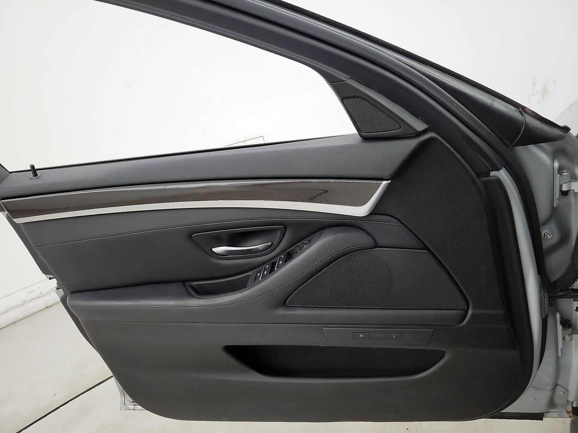 Thumbnail: 2016 BMW 5 Series - 12