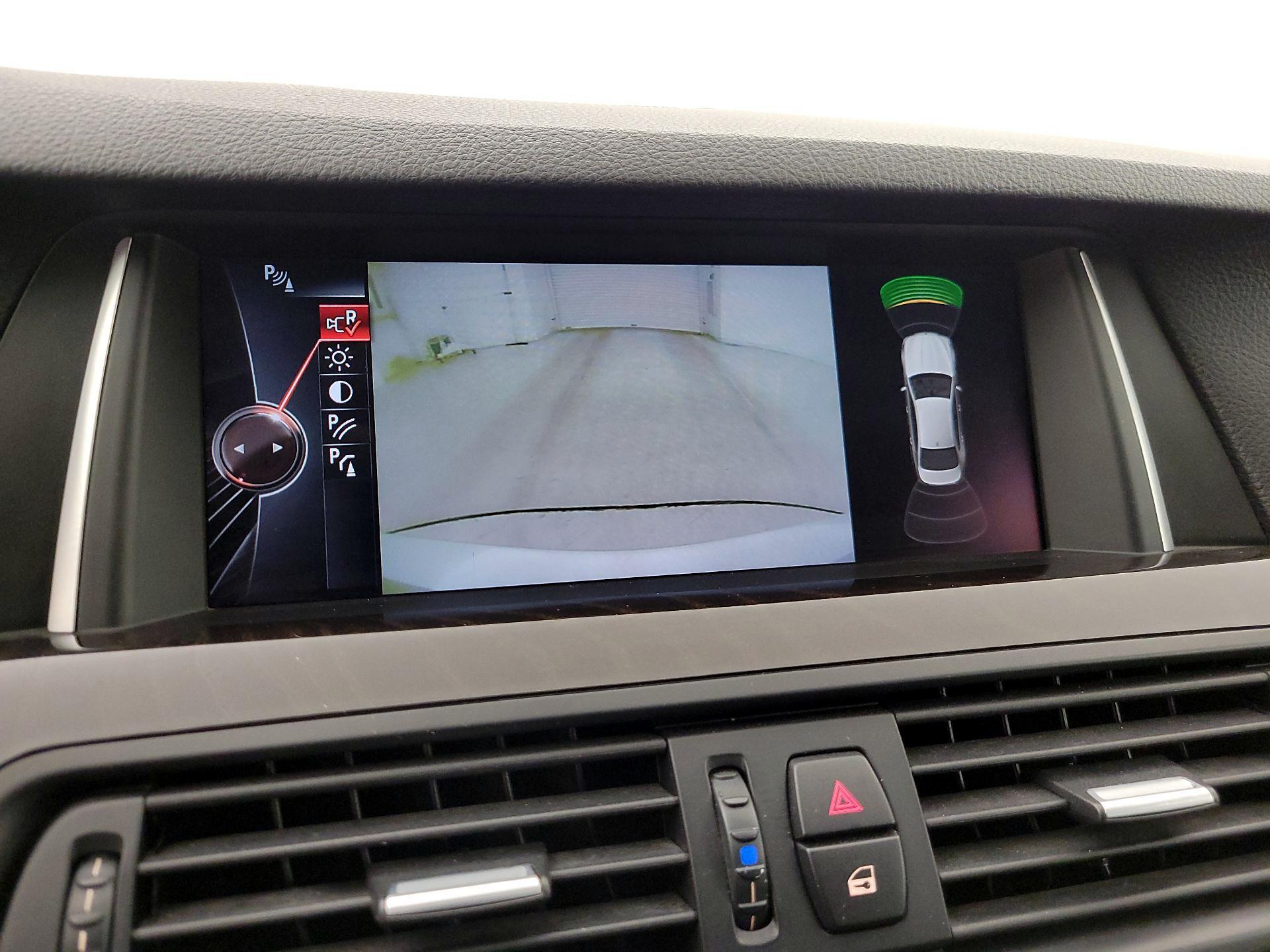 Thumbnail: 2016 BMW 5 Series - 15