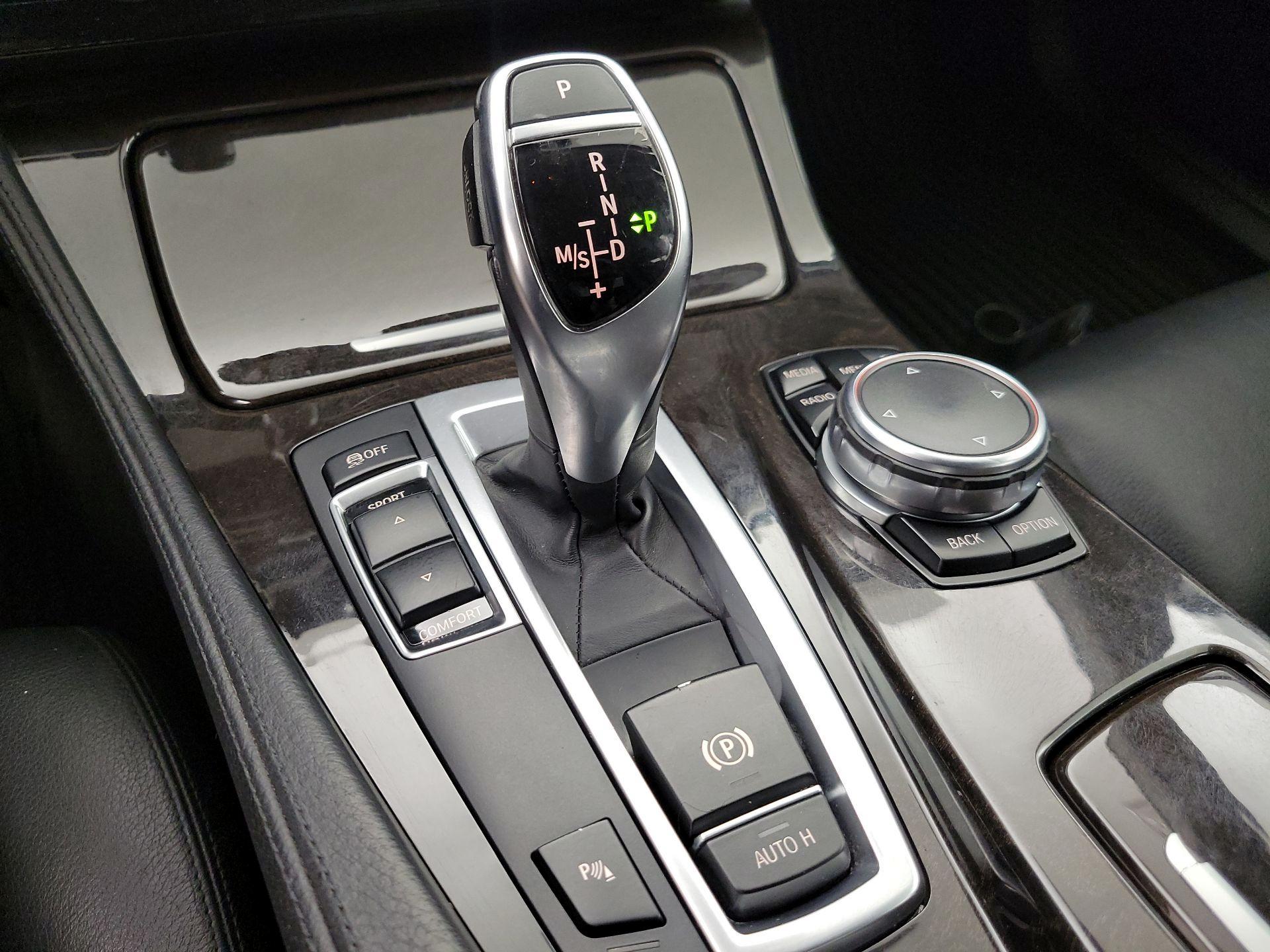 Thumbnail: 2016 BMW 5 Series - 18