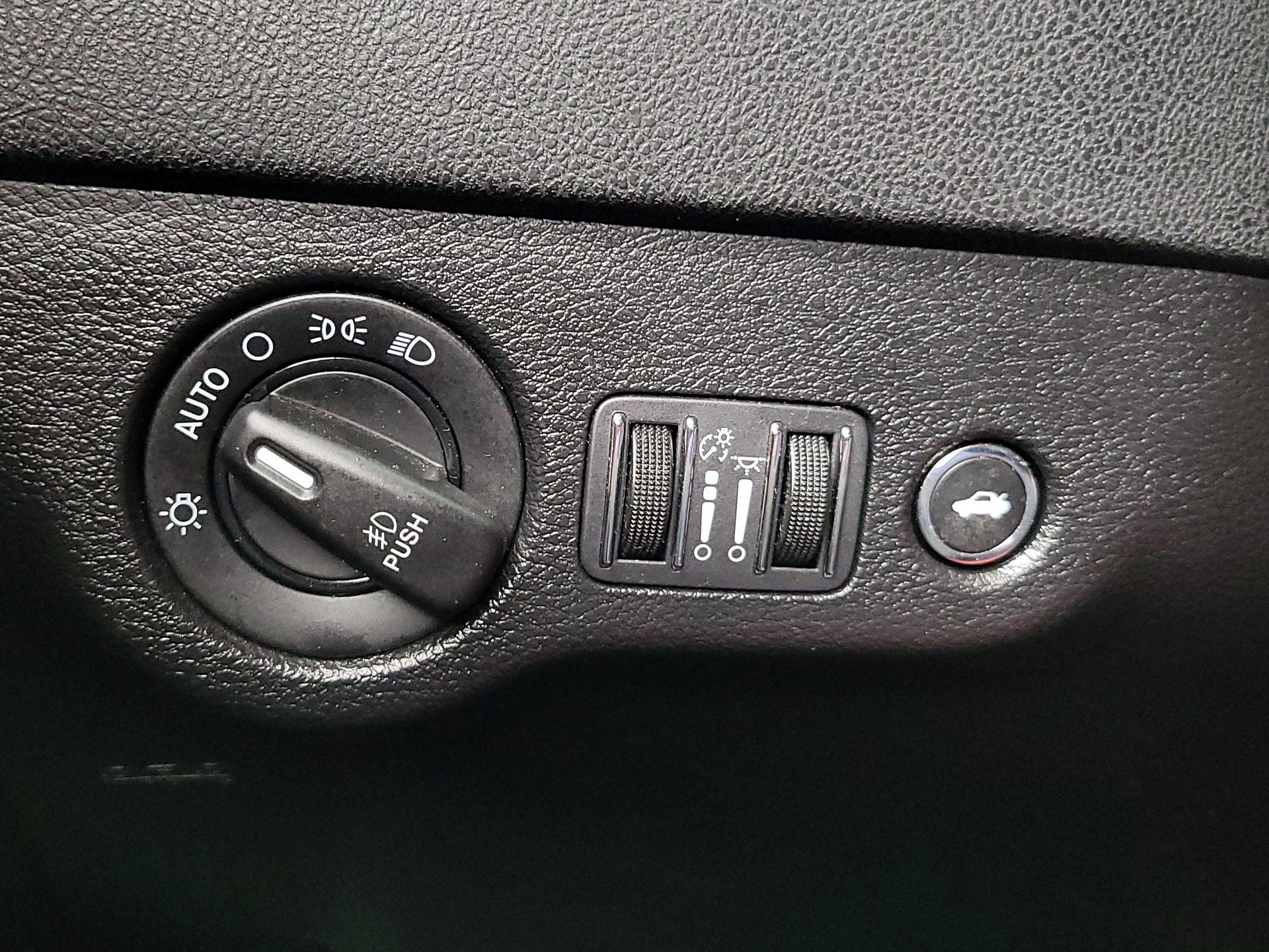 Thumbnail: 2019 Dodge Charger - 13