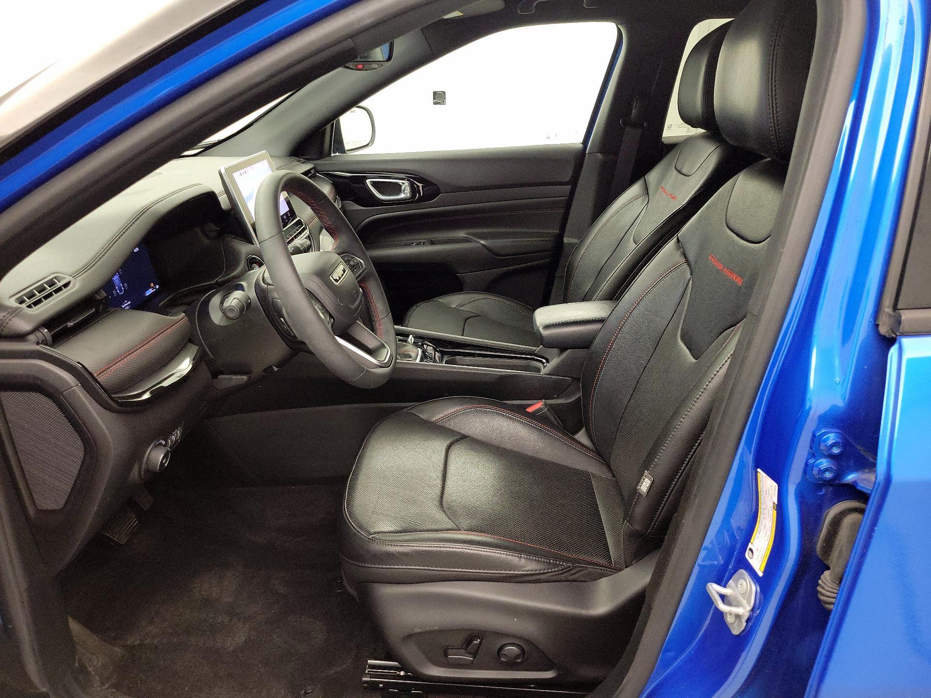 Thumbnail: 2023 Jeep Compass - 11