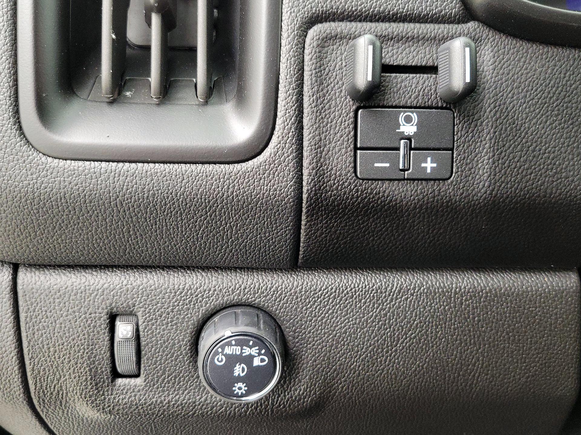 Thumbnail: 2022 Chevrolet Colorado - 13