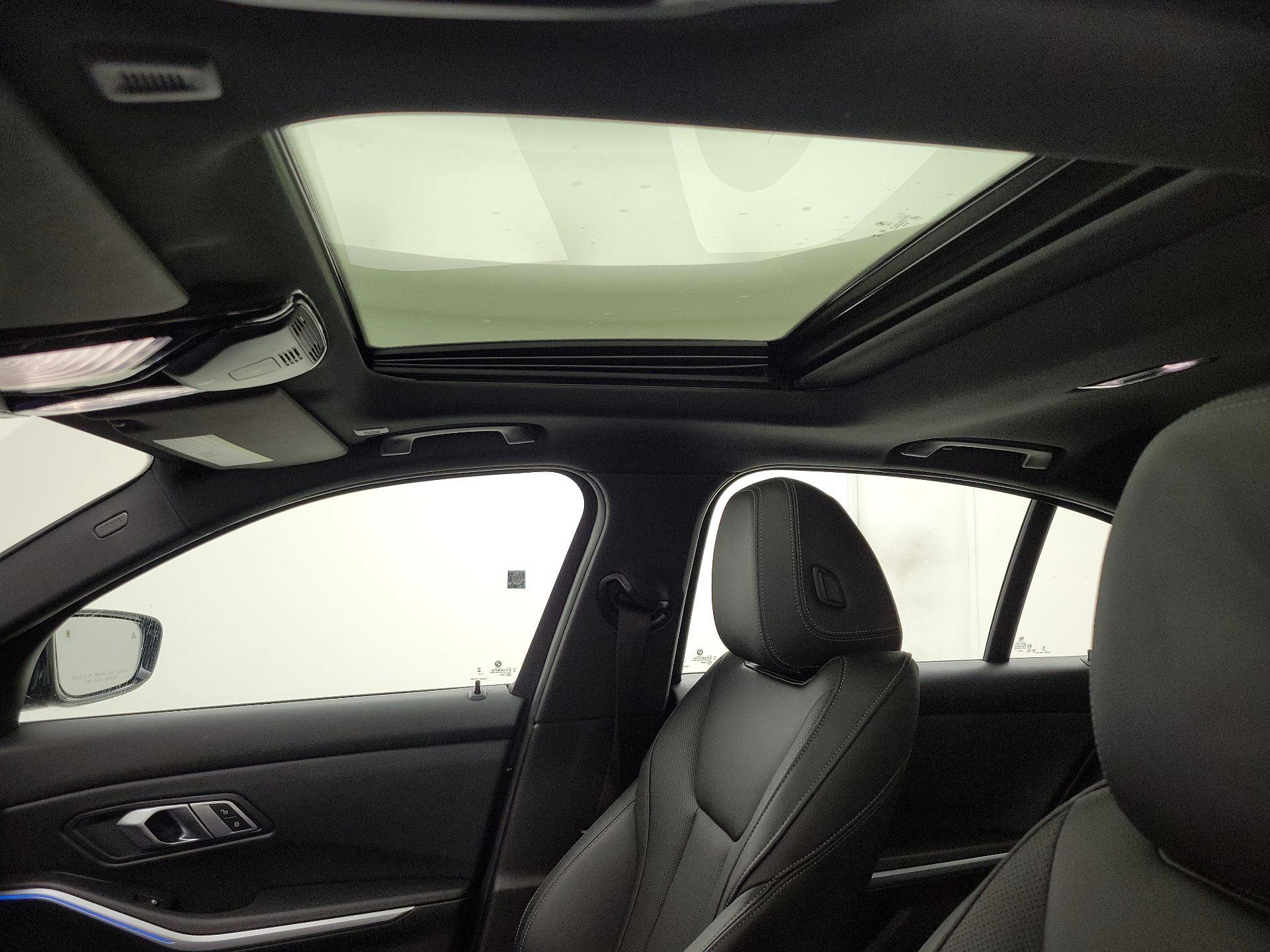 Thumbnail: 2023 BMW 3 Series - 20