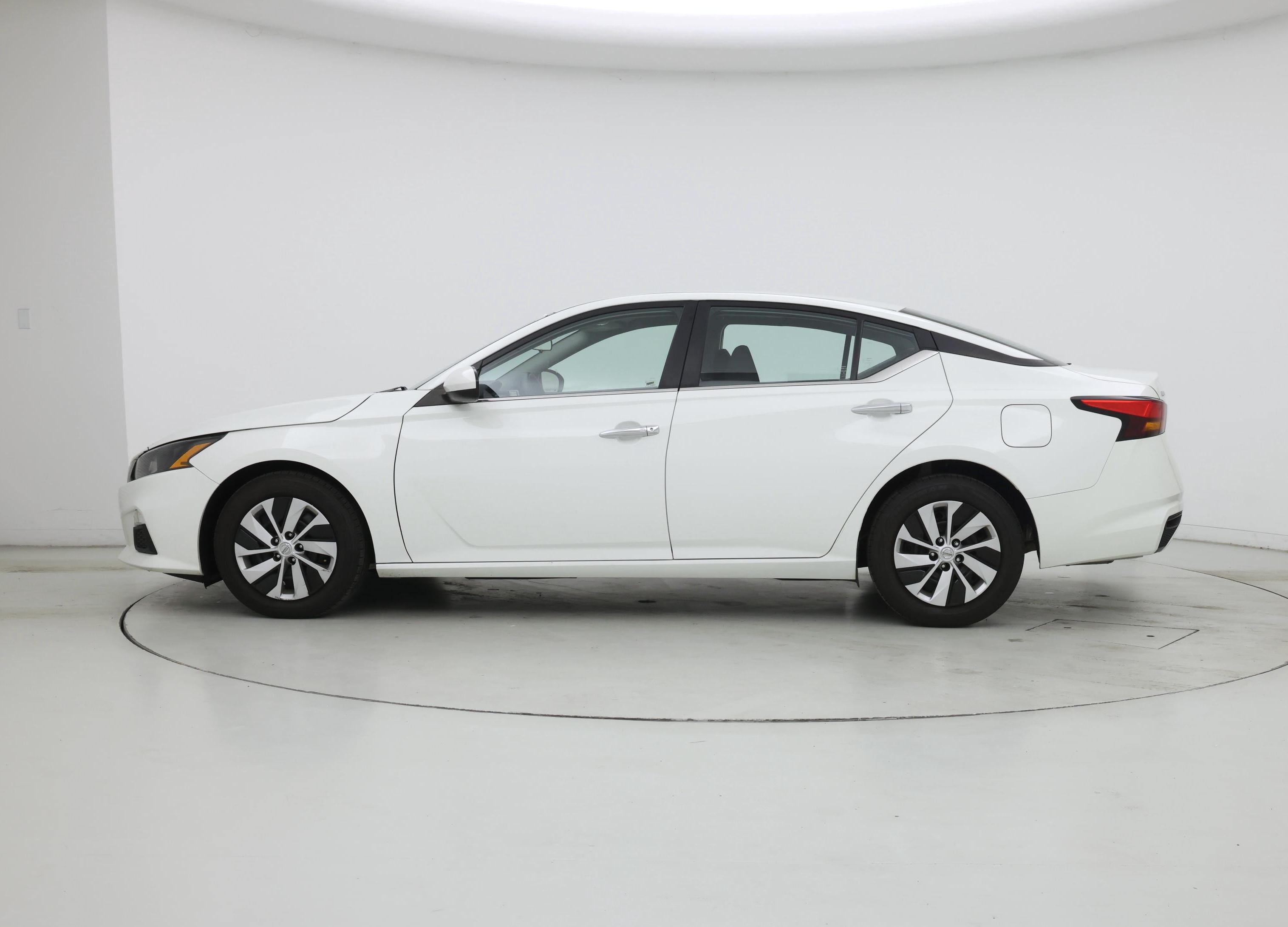 Thumbnail: 2022 Nissan Altima - 3