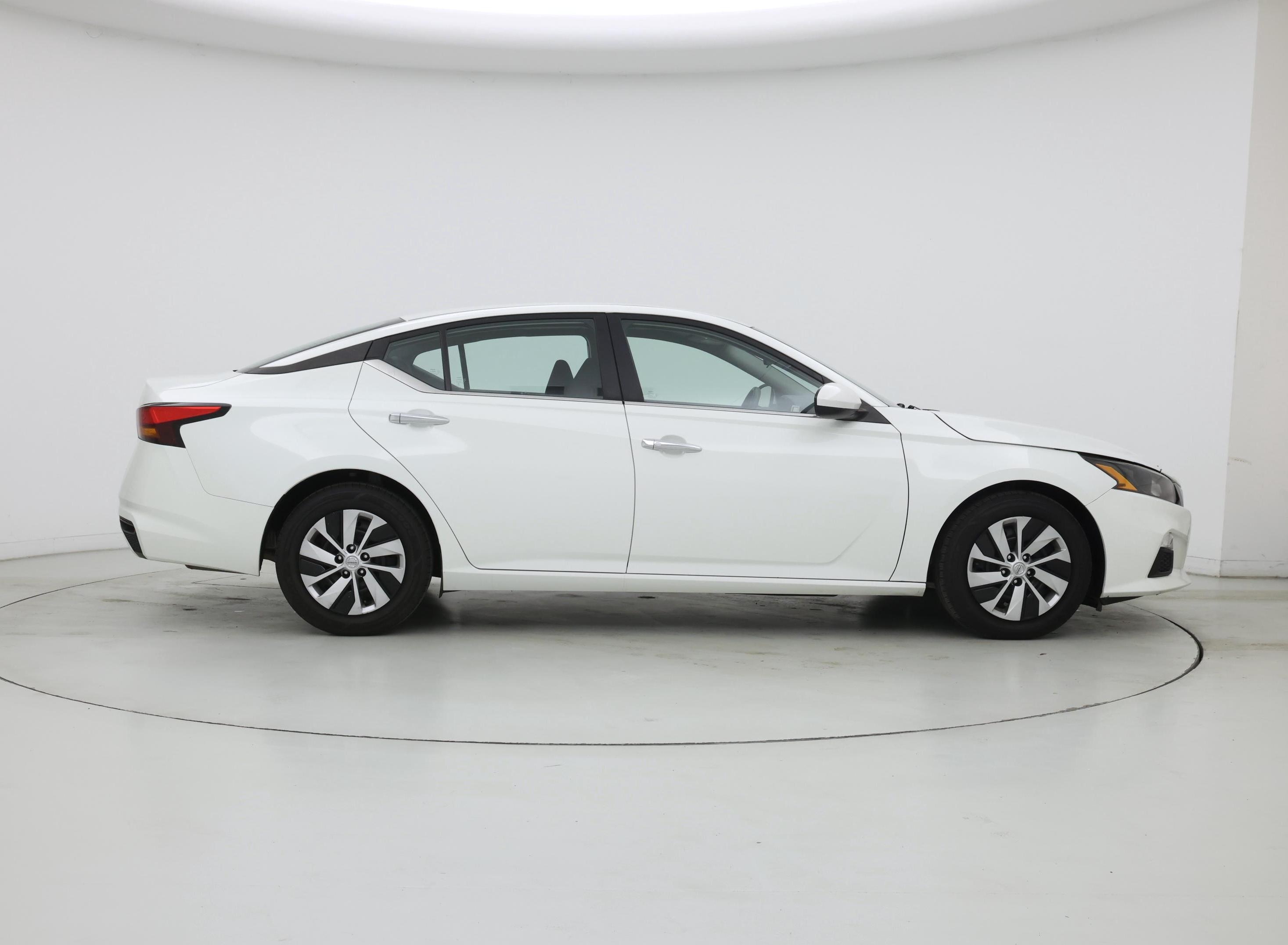 Thumbnail: 2022 Nissan Altima - 7