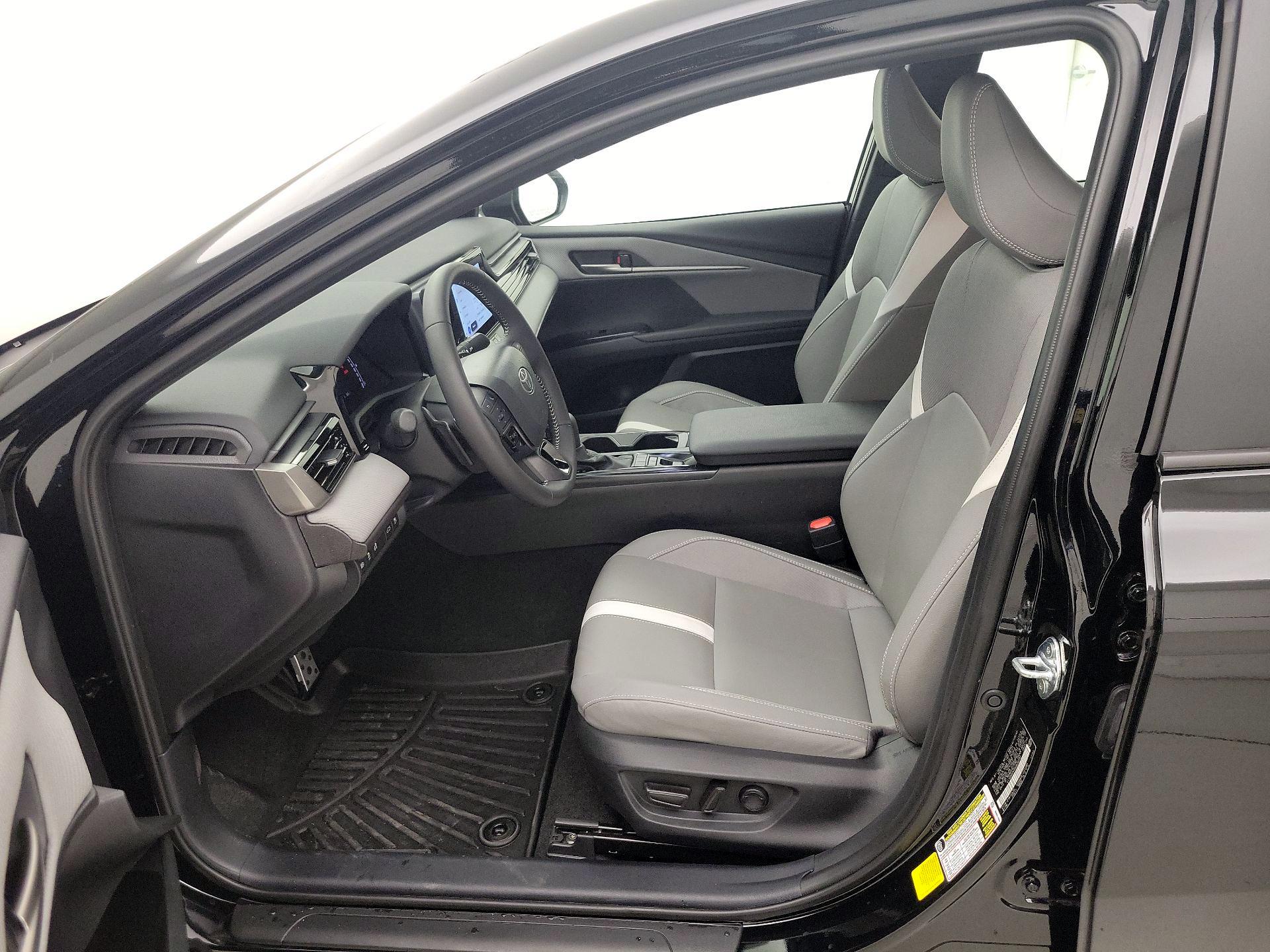 Thumbnail: 2025 Toyota Camry - 11