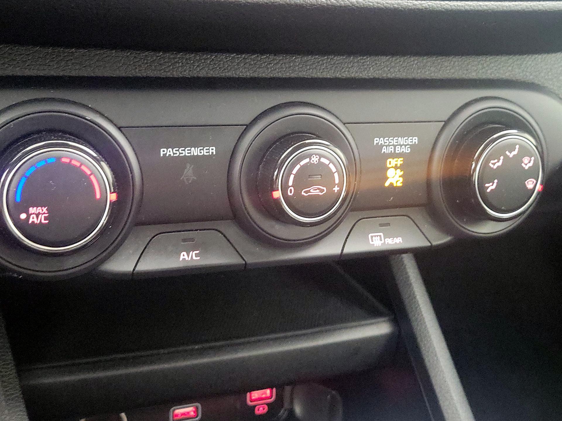 Thumbnail: 2024 Kia Forte - 16