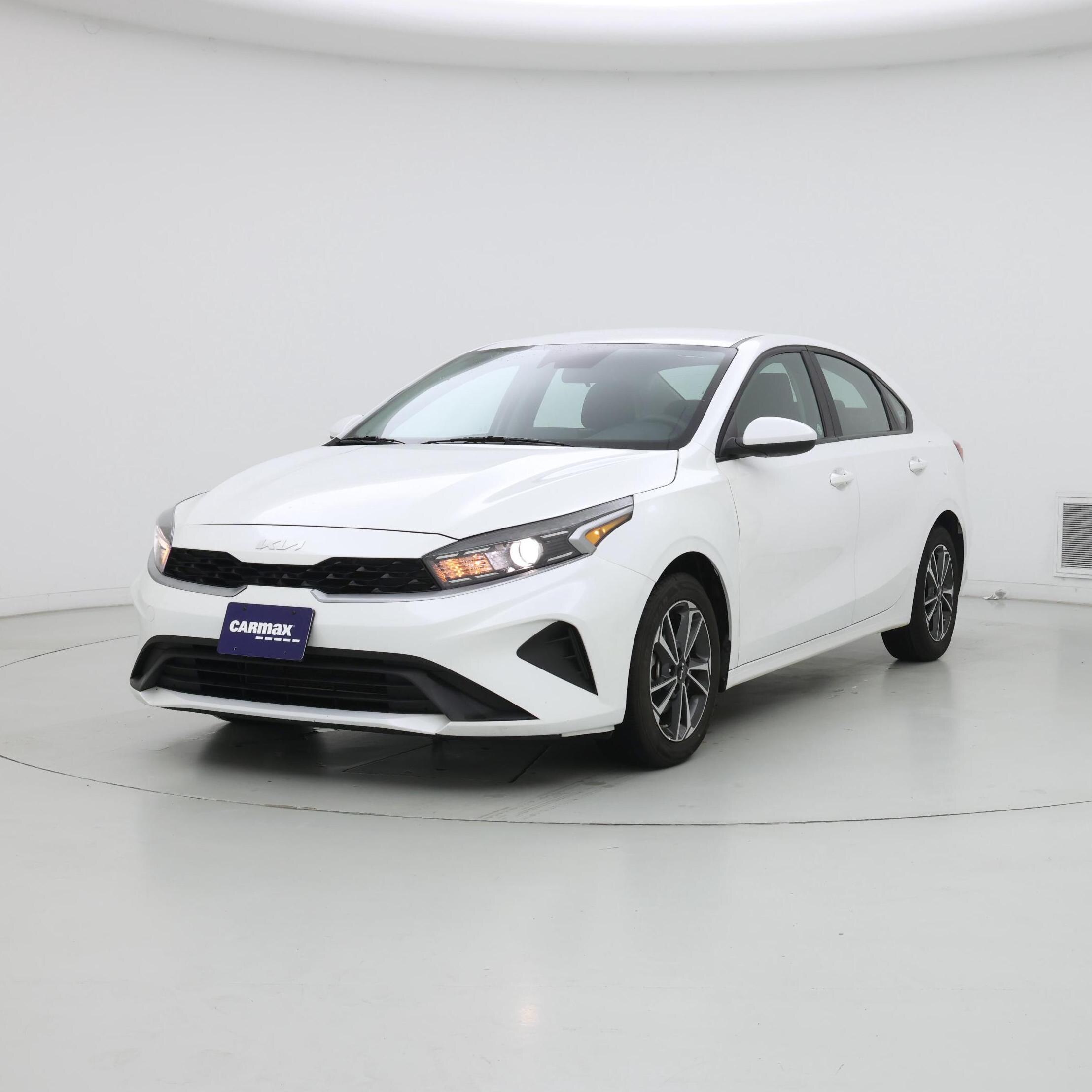 Thumbnail: 2024 Kia Forte - 4