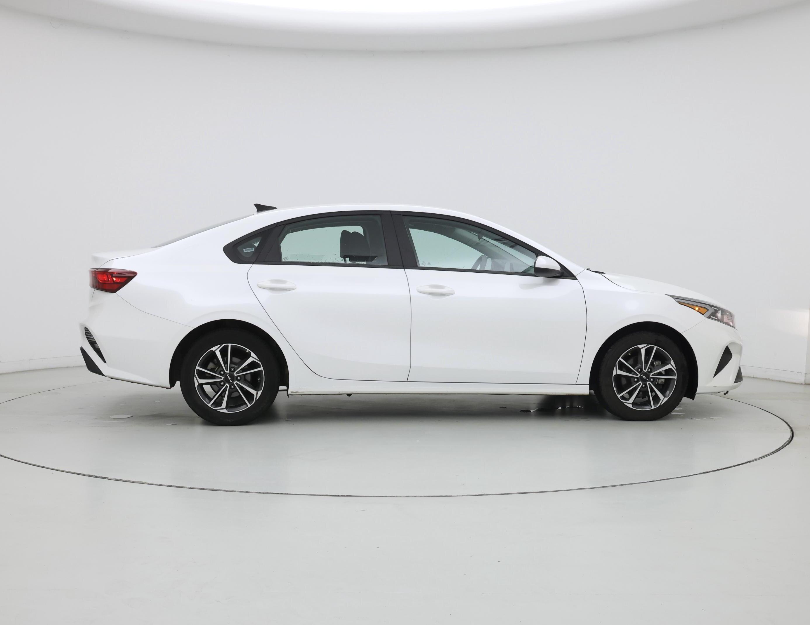 Thumbnail: 2024 Kia Forte - 7