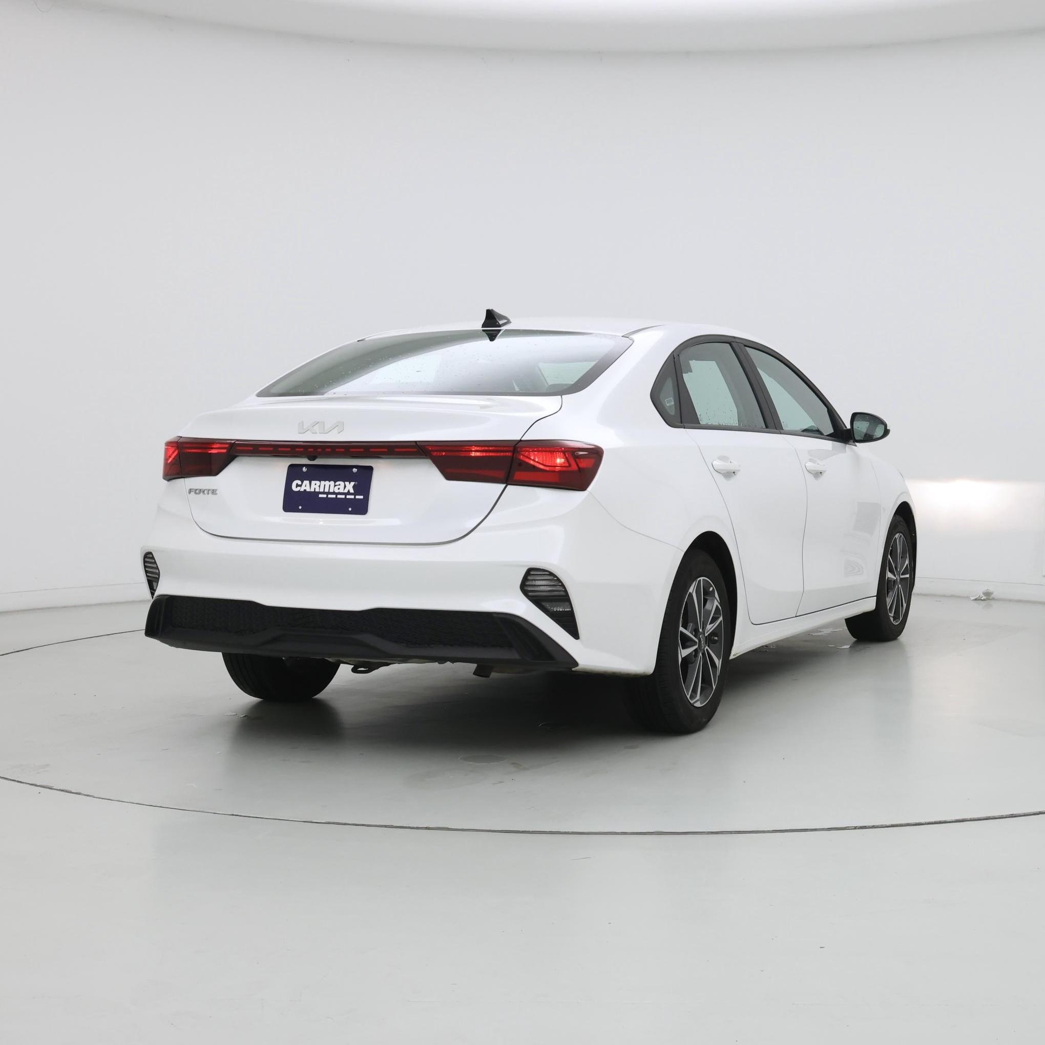 Thumbnail: 2024 Kia Forte - 8