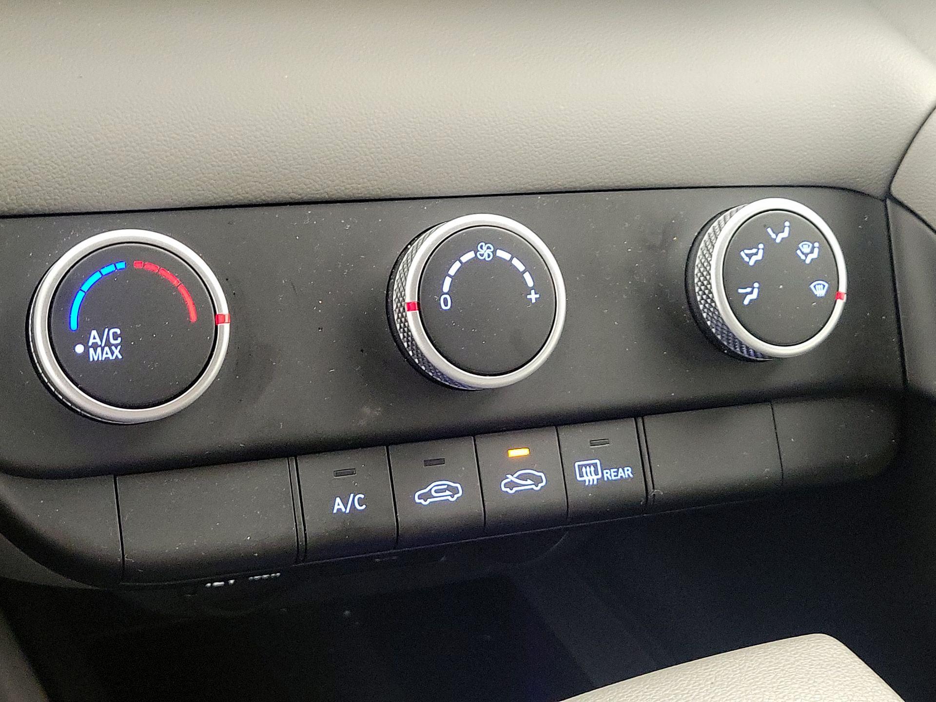 Thumbnail: 2024 Hyundai Elantra - 16