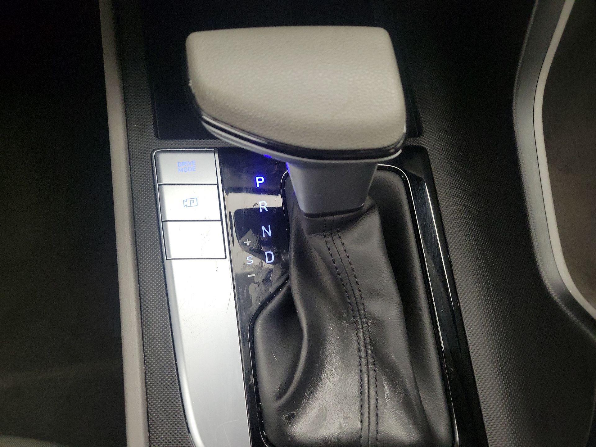 Thumbnail: 2024 Hyundai Elantra - 17