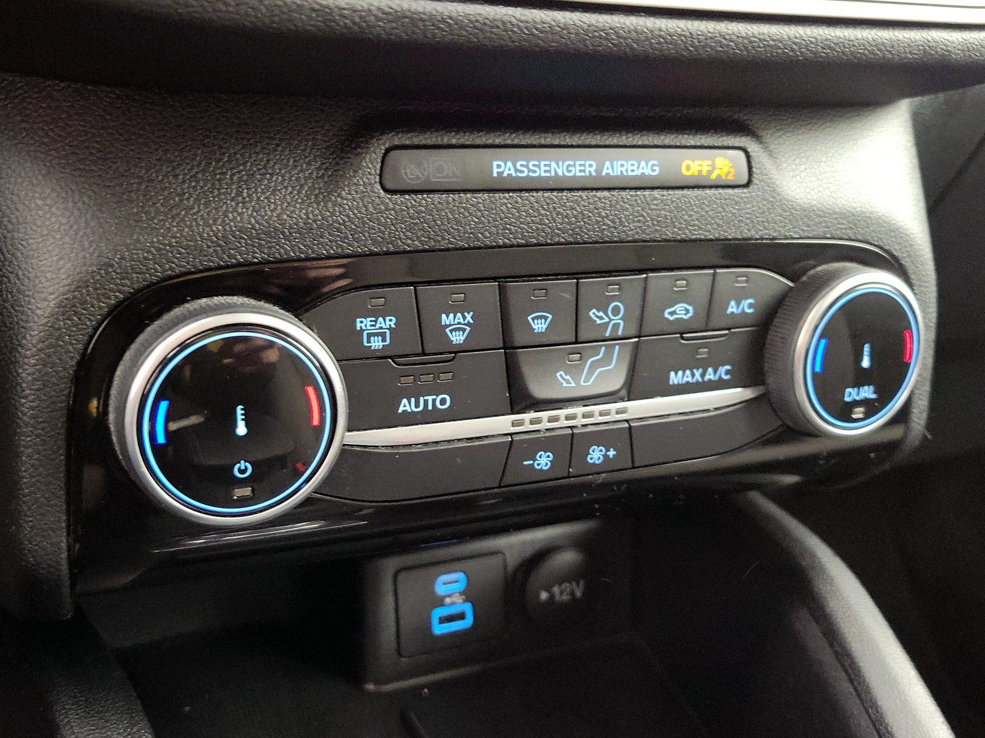 Thumbnail: 2022 Ford Escape - 16