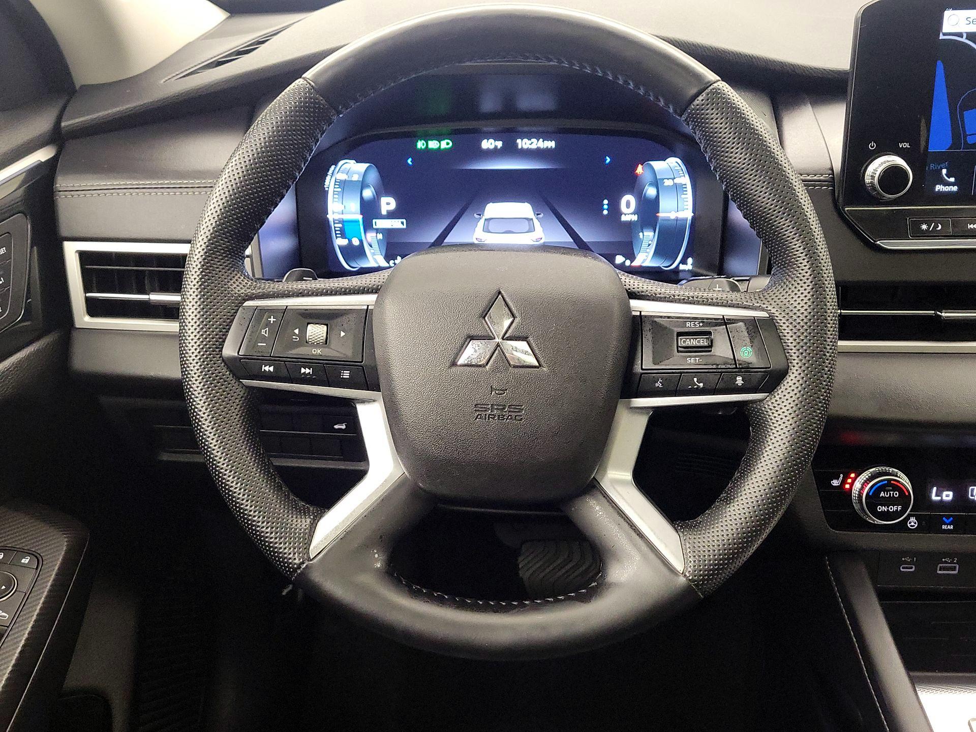 Thumbnail: 2024 Mitsubishi Outlander - 10