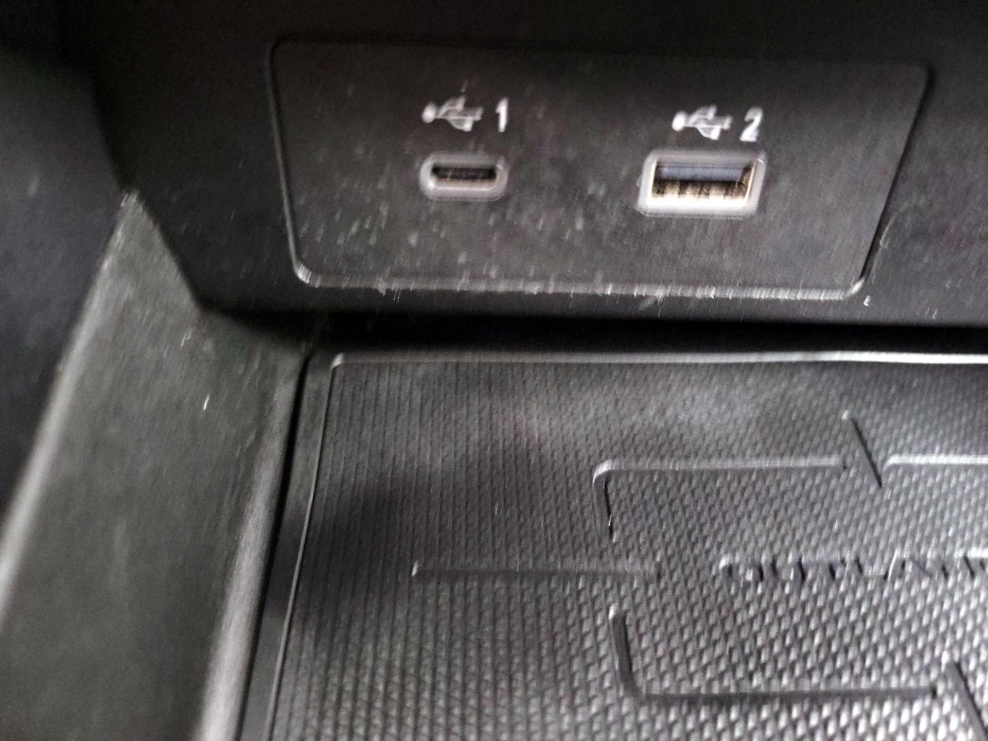 Thumbnail: 2024 Mitsubishi Outlander - 19