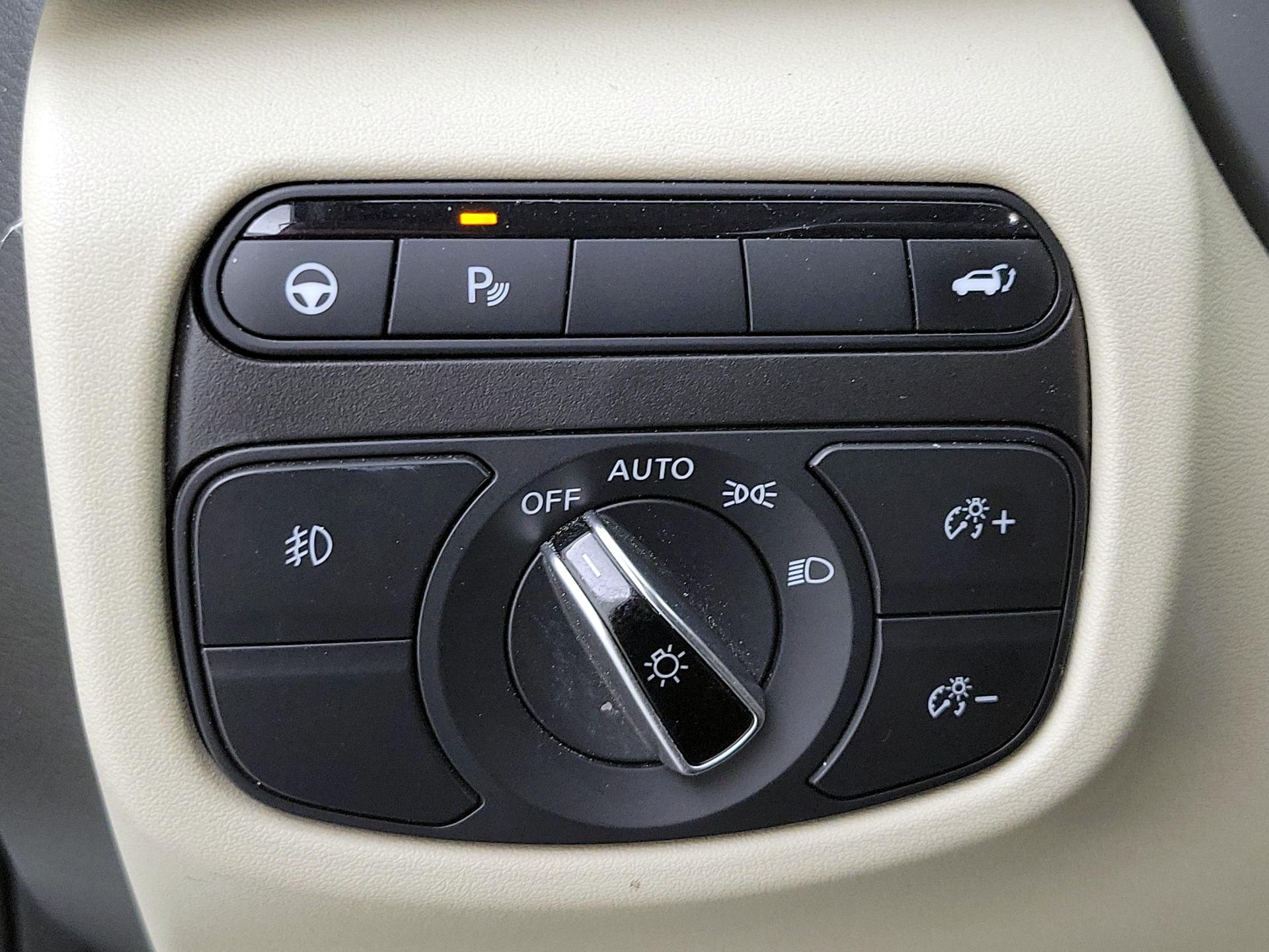 Thumbnail: 2022 INFINITI QX50 - 13