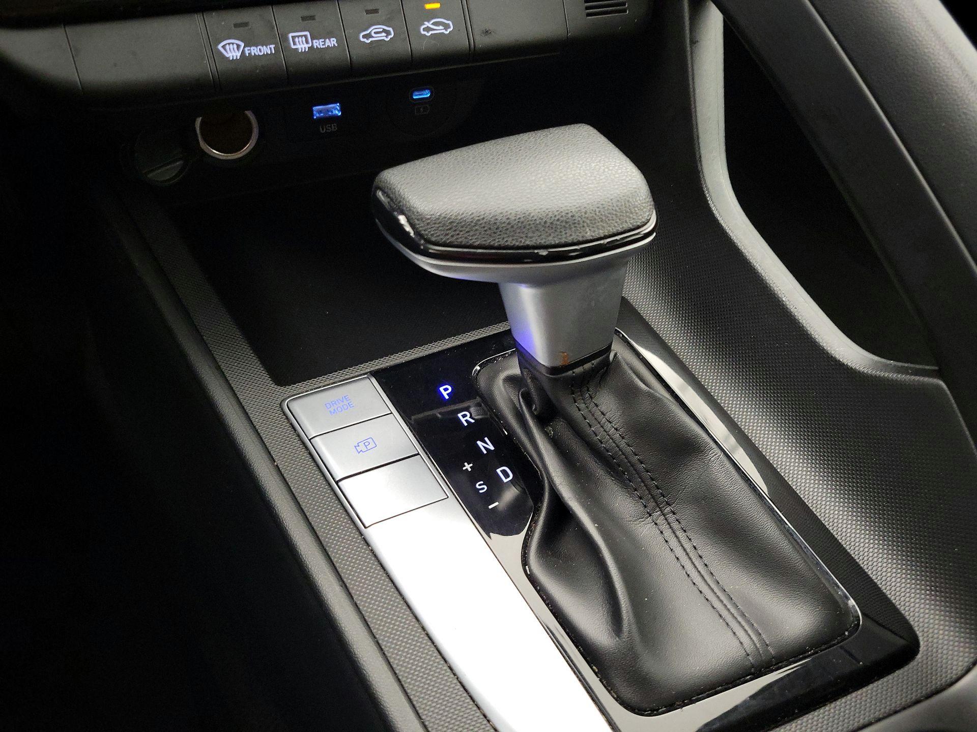 Thumbnail: 2024 Hyundai Elantra - 18