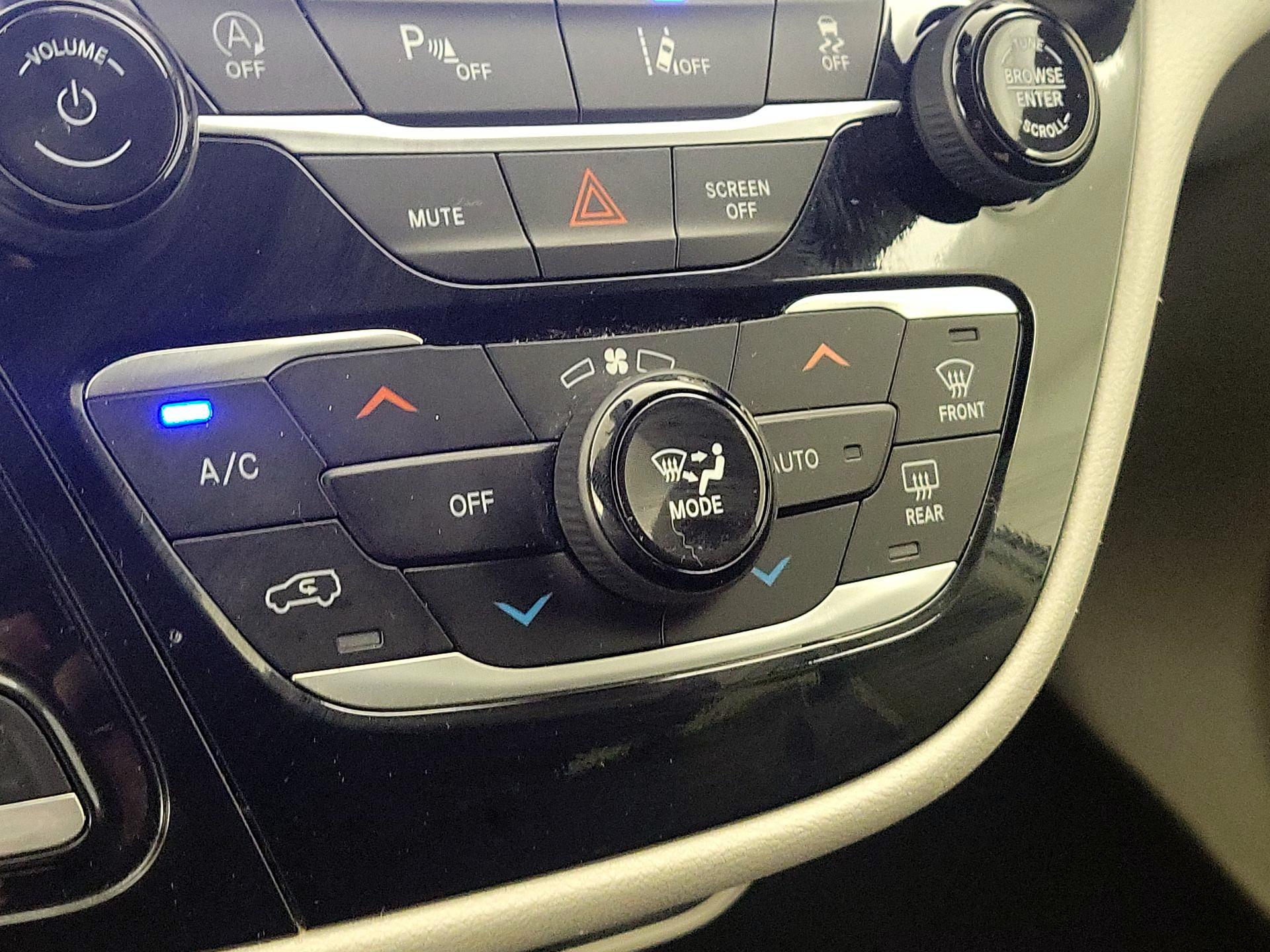 Thumbnail: 2024 Chrysler Pacifica - 15