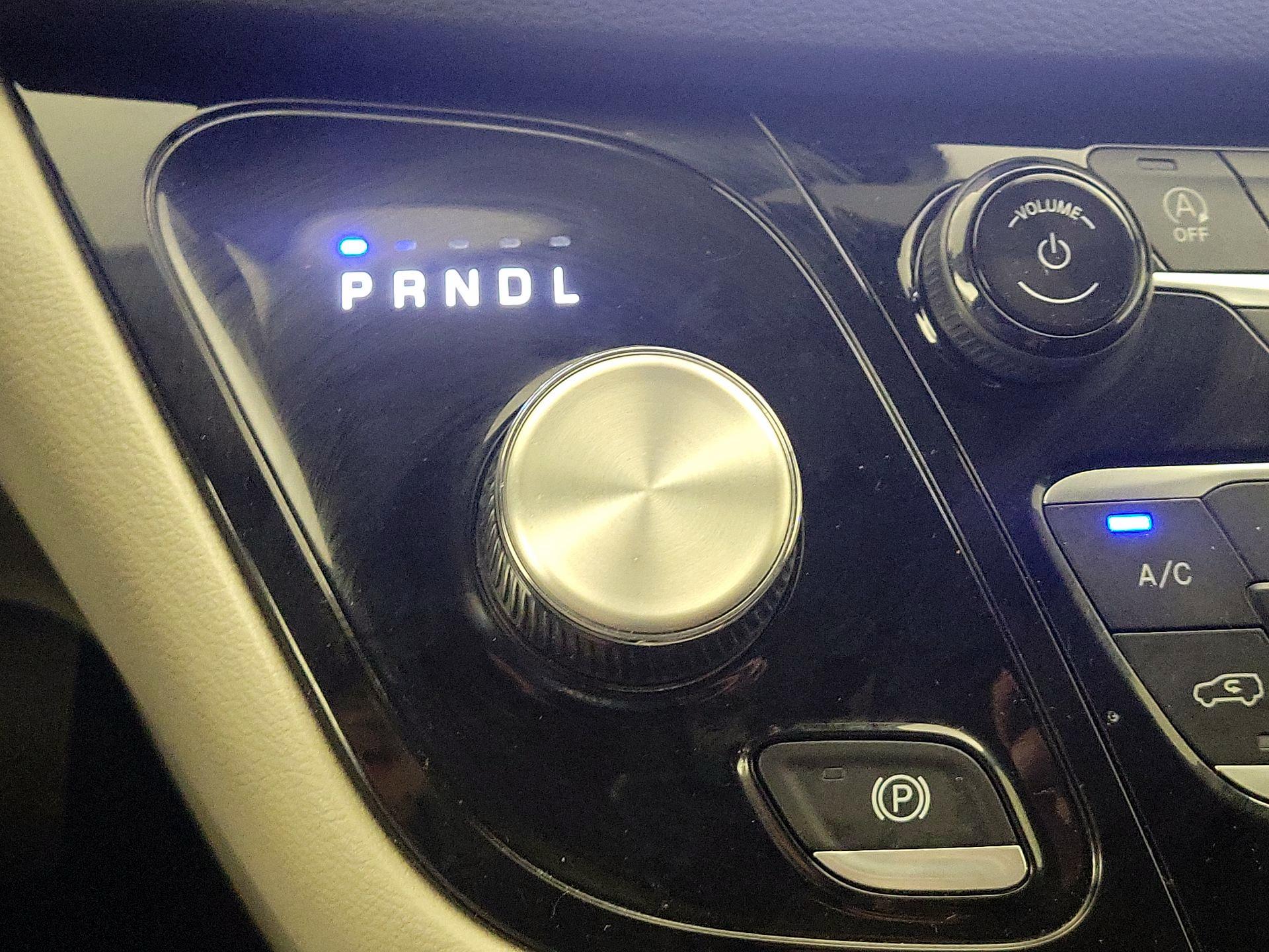 Thumbnail: 2024 Chrysler Pacifica - 16