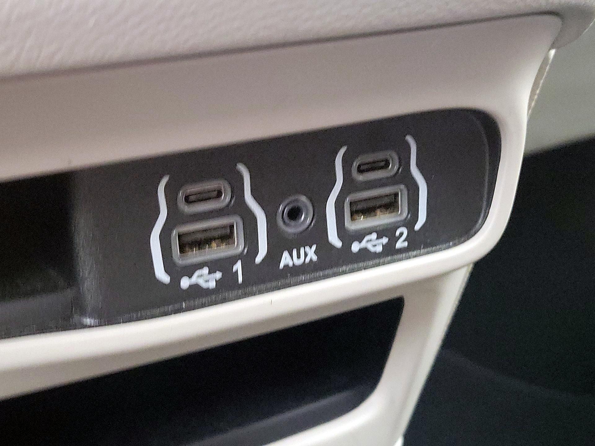 Thumbnail: 2024 Chrysler Pacifica - 17