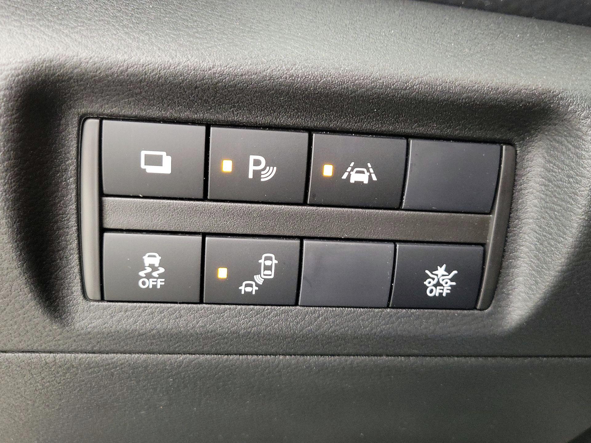 Thumbnail: 2023 Nissan Kicks - 13