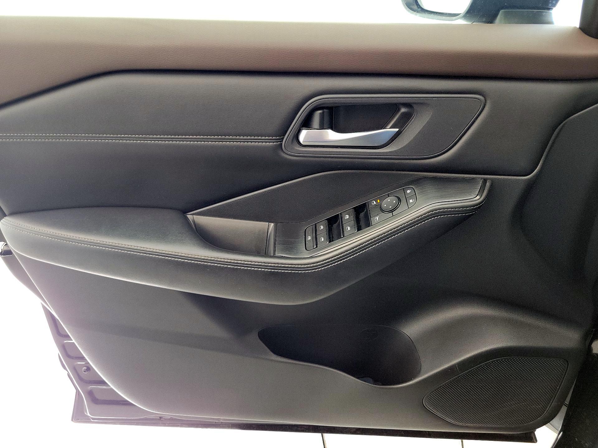 Thumbnail: 2023 Nissan Rogue - 12