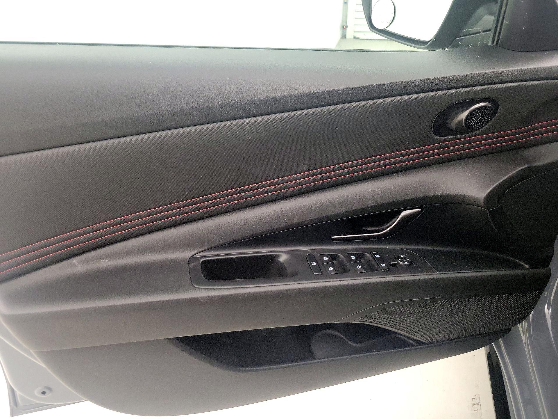 Thumbnail: 2022 Hyundai Elantra - 12