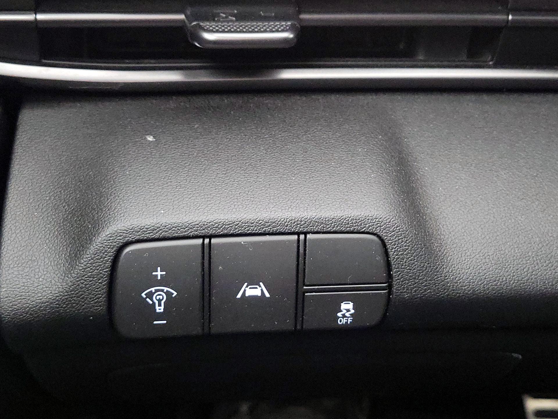 Thumbnail: 2022 Hyundai Elantra - 13