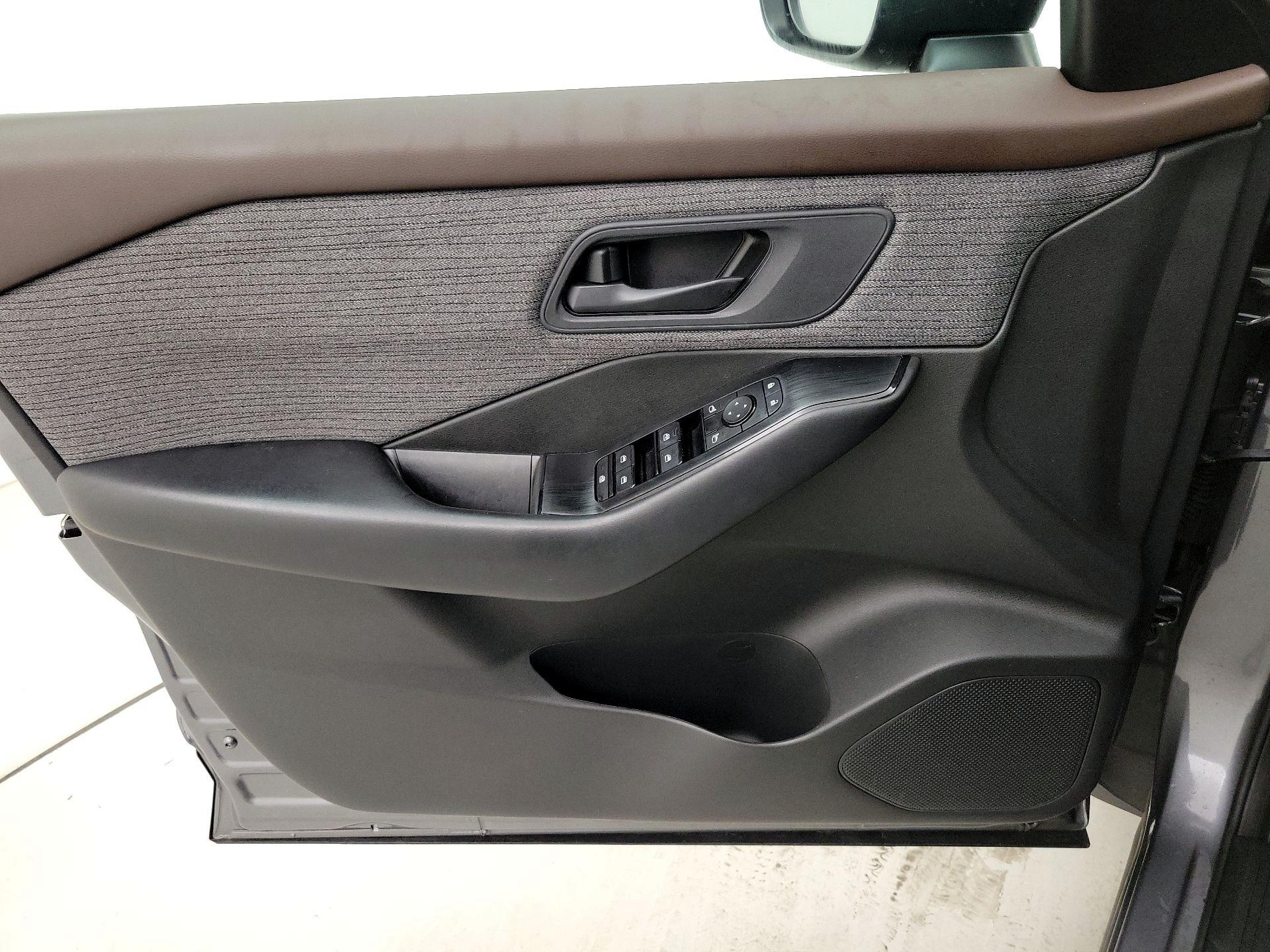 Thumbnail: 2023 Nissan Rogue - 12