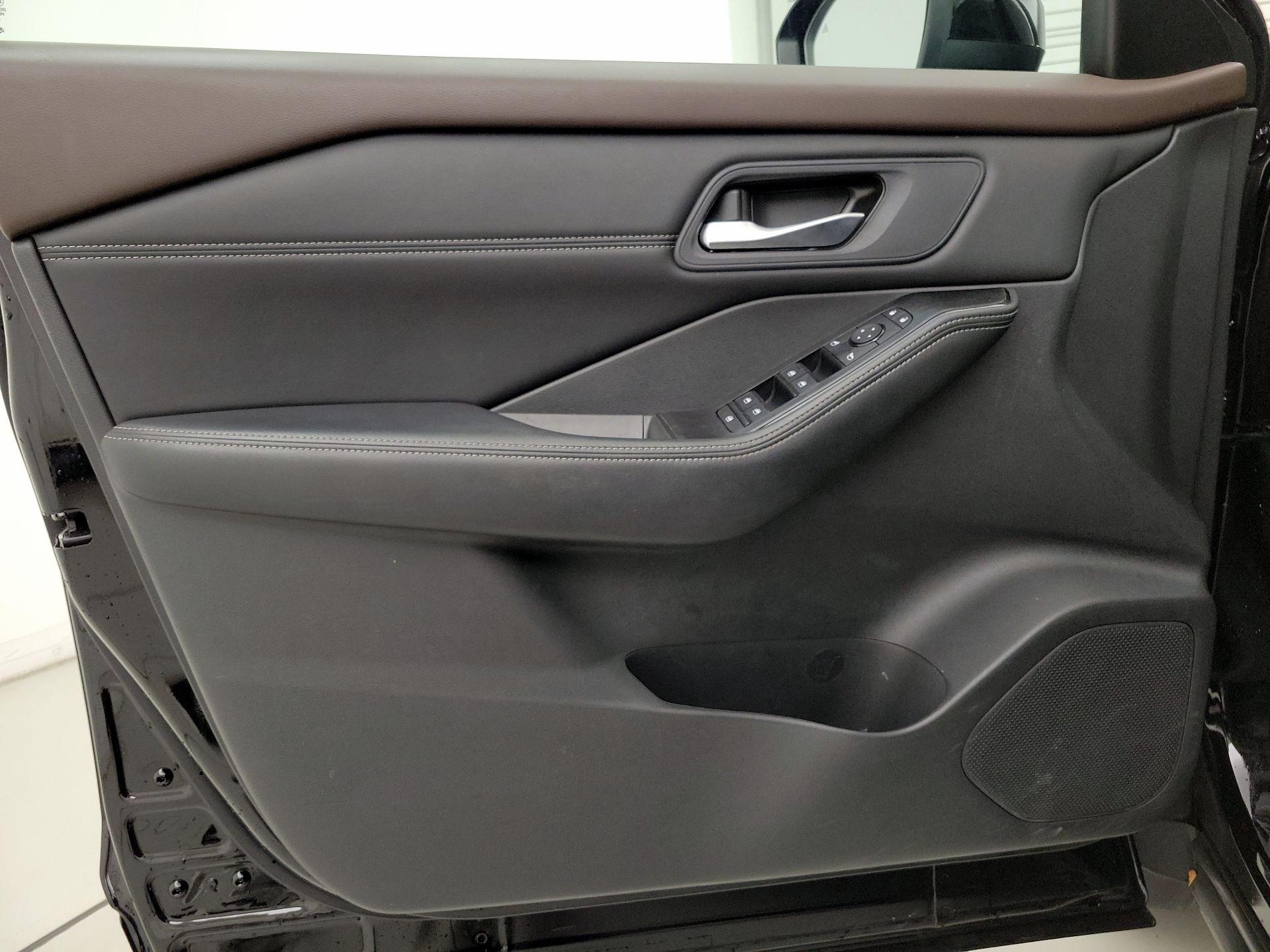 Thumbnail: 2023 Nissan Rogue - 12