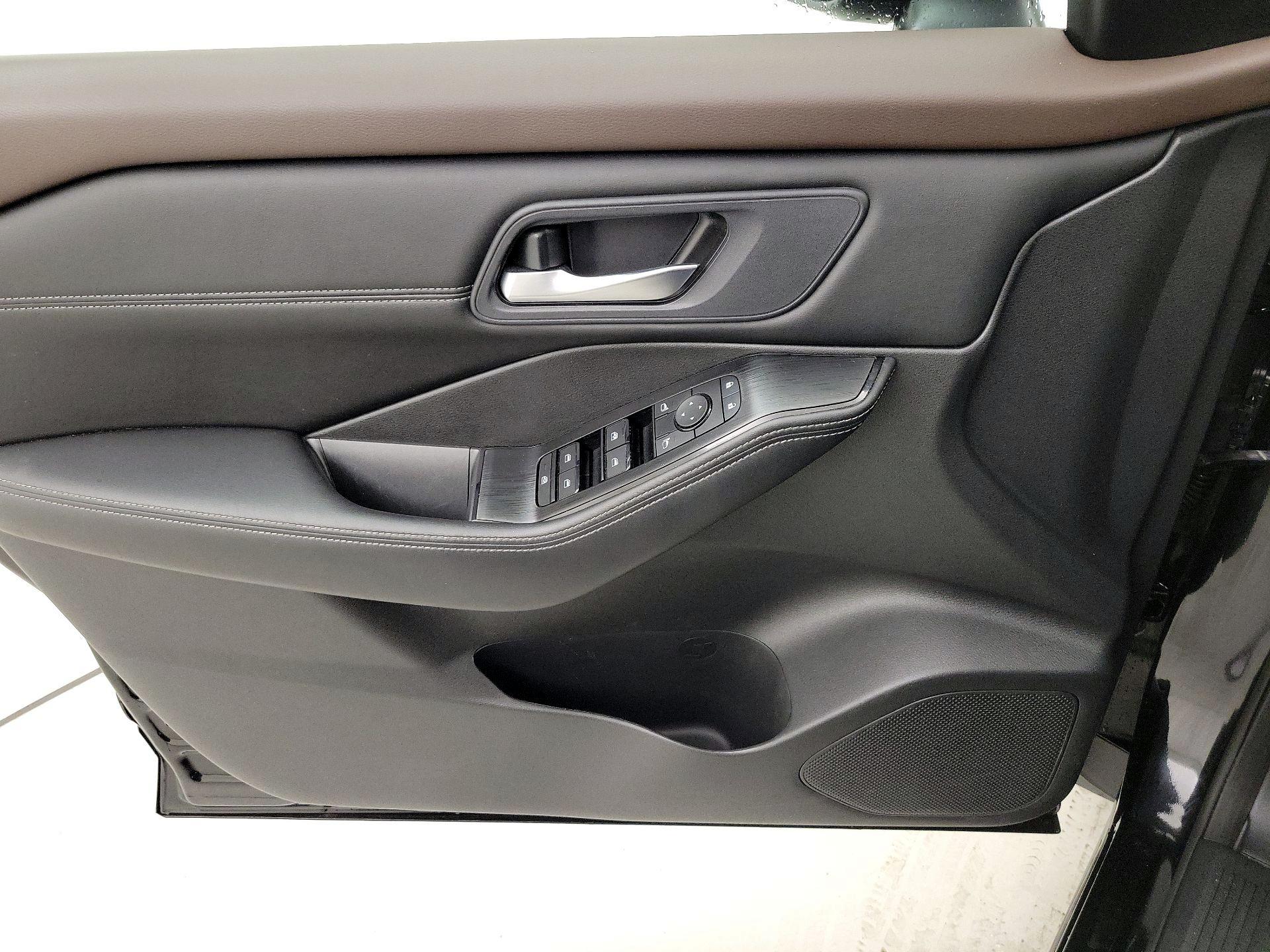 Thumbnail: 2023 Nissan Rogue - 12