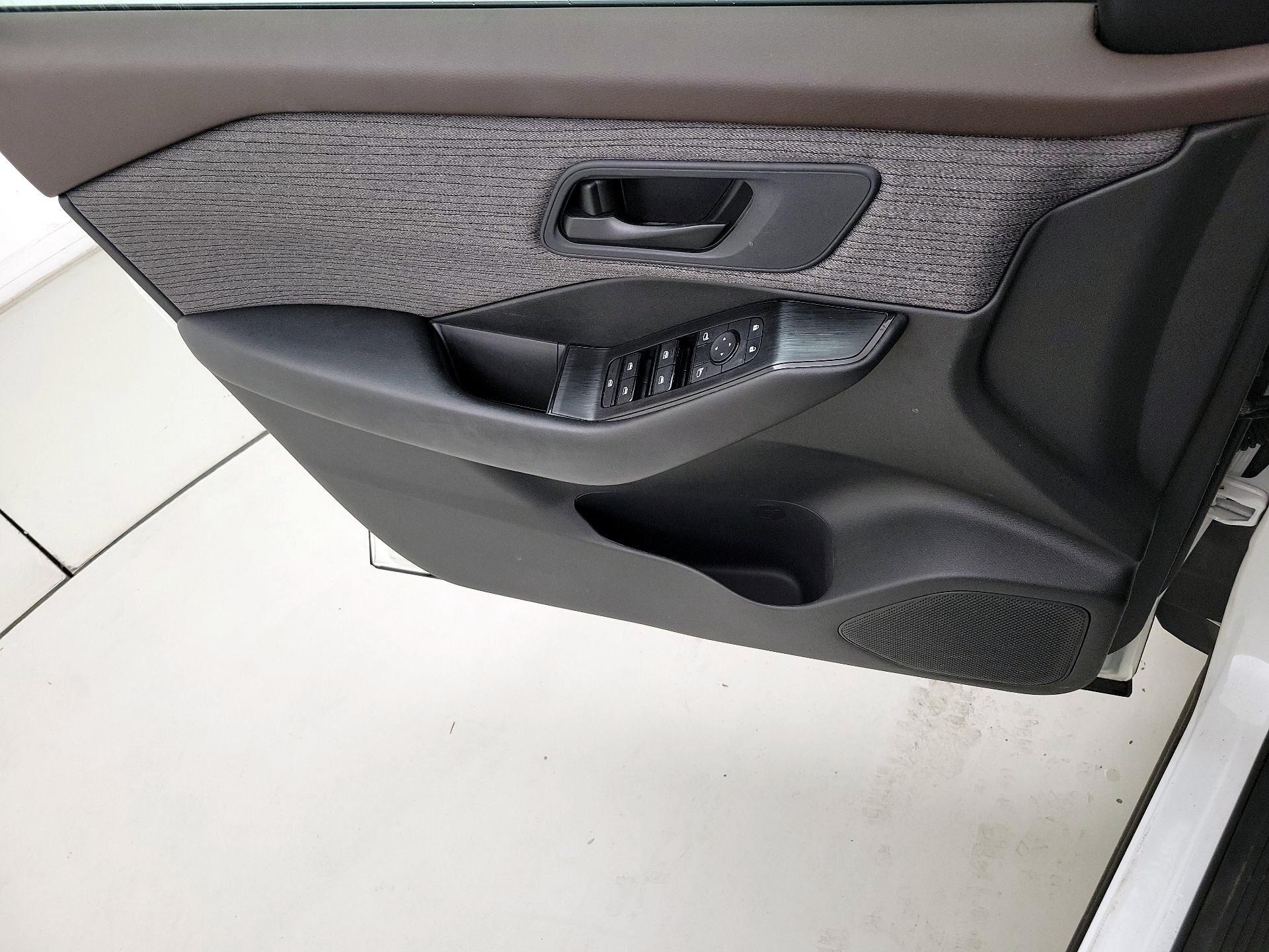 Thumbnail: 2023 Nissan Rogue - 12