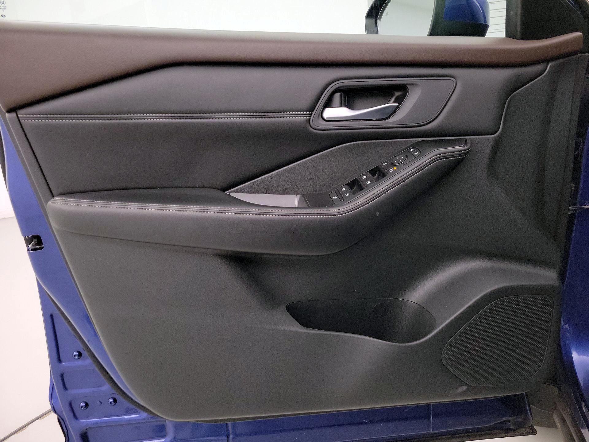 Thumbnail: 2023 Nissan Rogue - 12