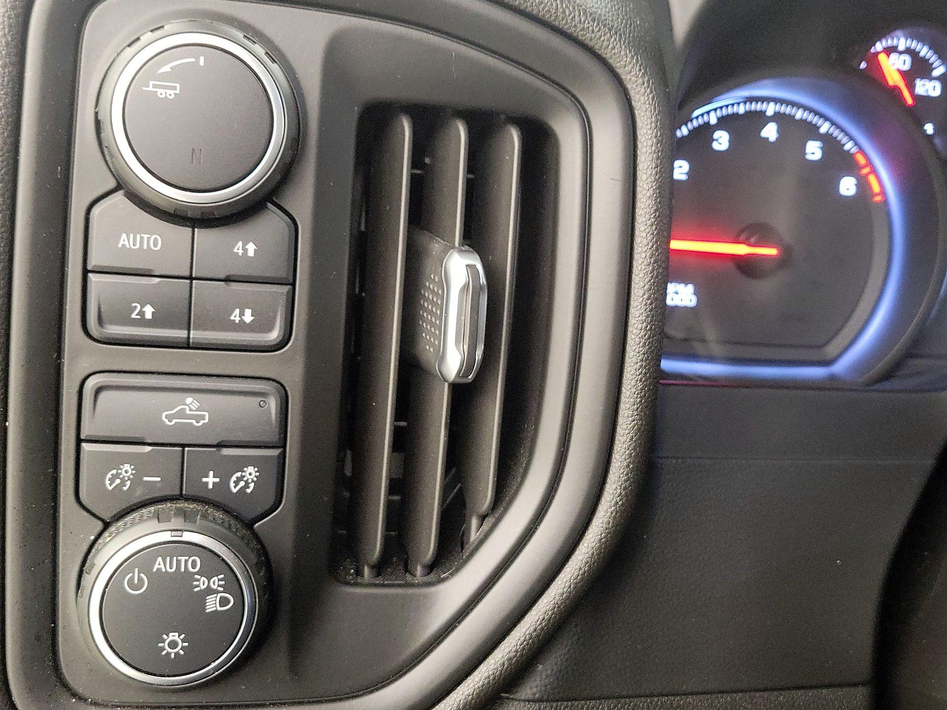 Thumbnail: 2020 Chevrolet Silverado 1500 - 13