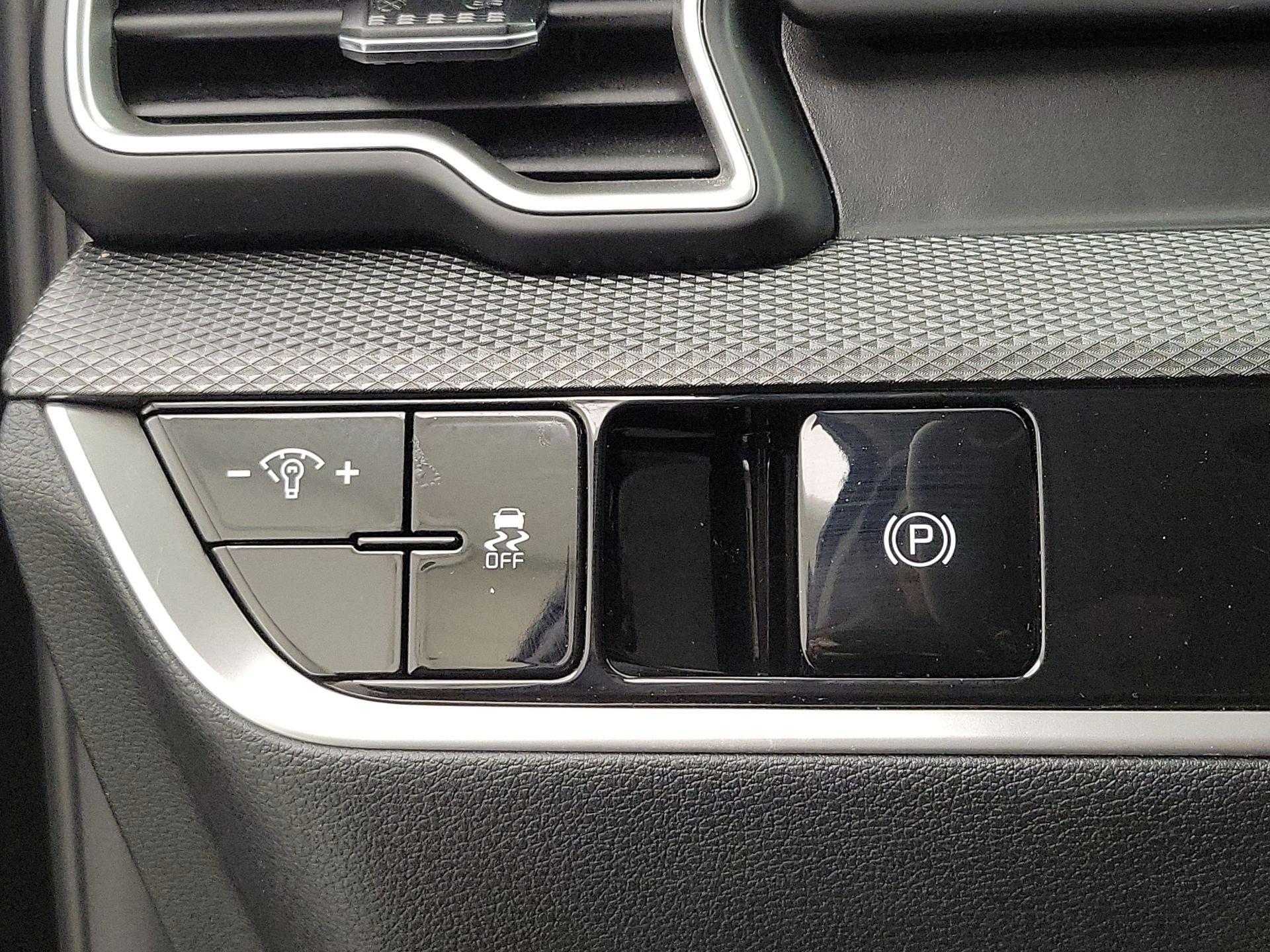 Thumbnail: 2024 Kia Sportage - 13