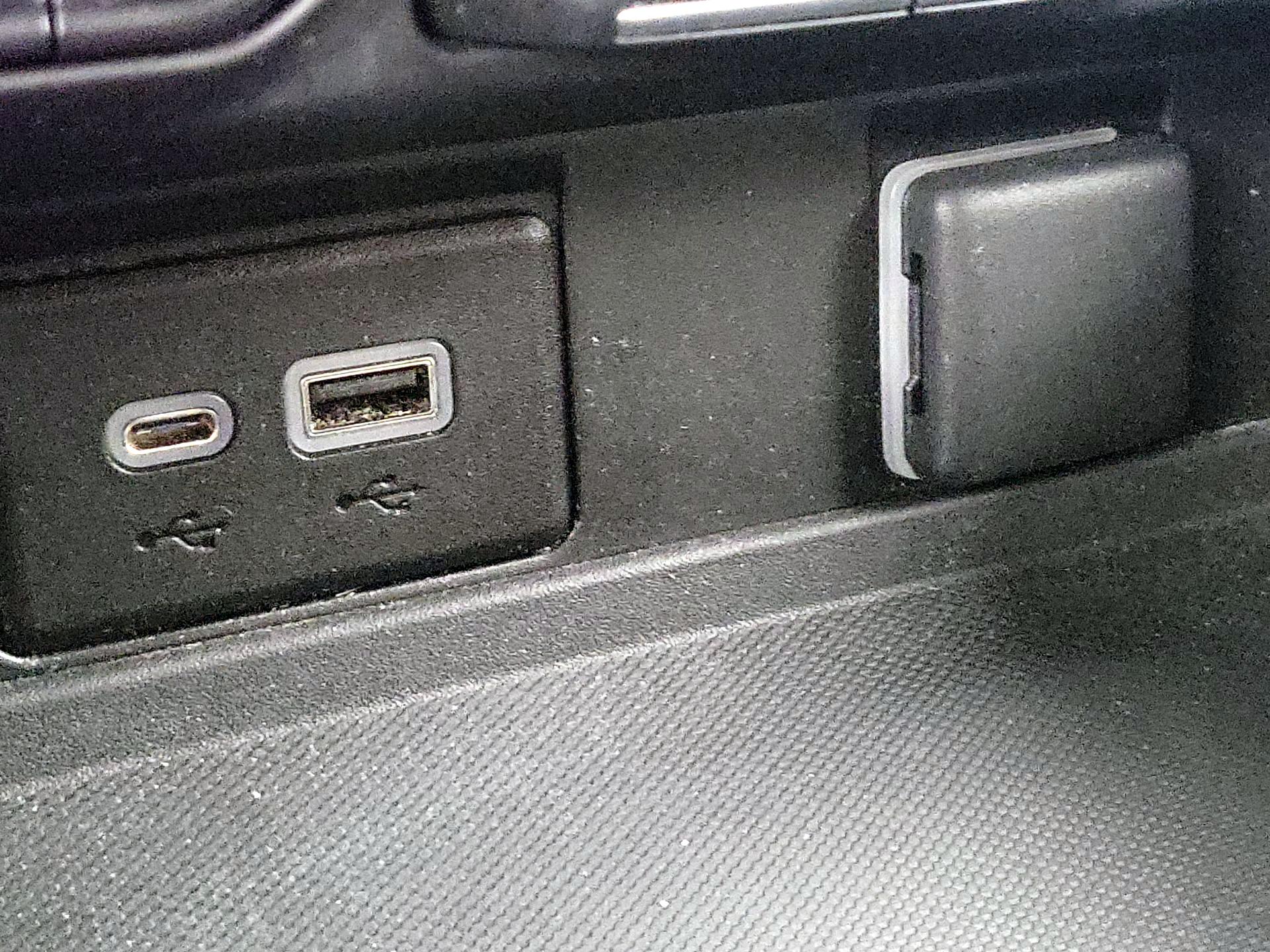 Thumbnail: 2023 Chevrolet Tahoe - 18